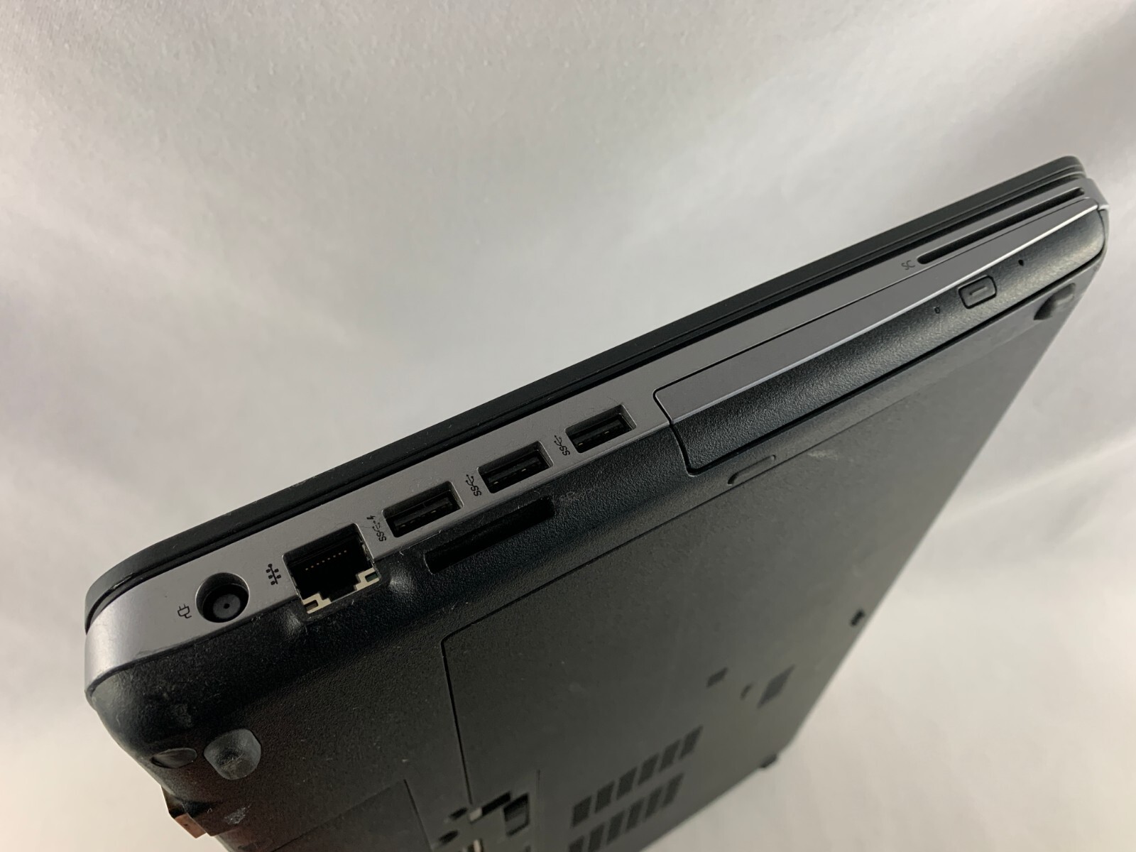 HP ProBook 650 G1 Laptop For Parts or Repairs, Powers On, Cracked Screen