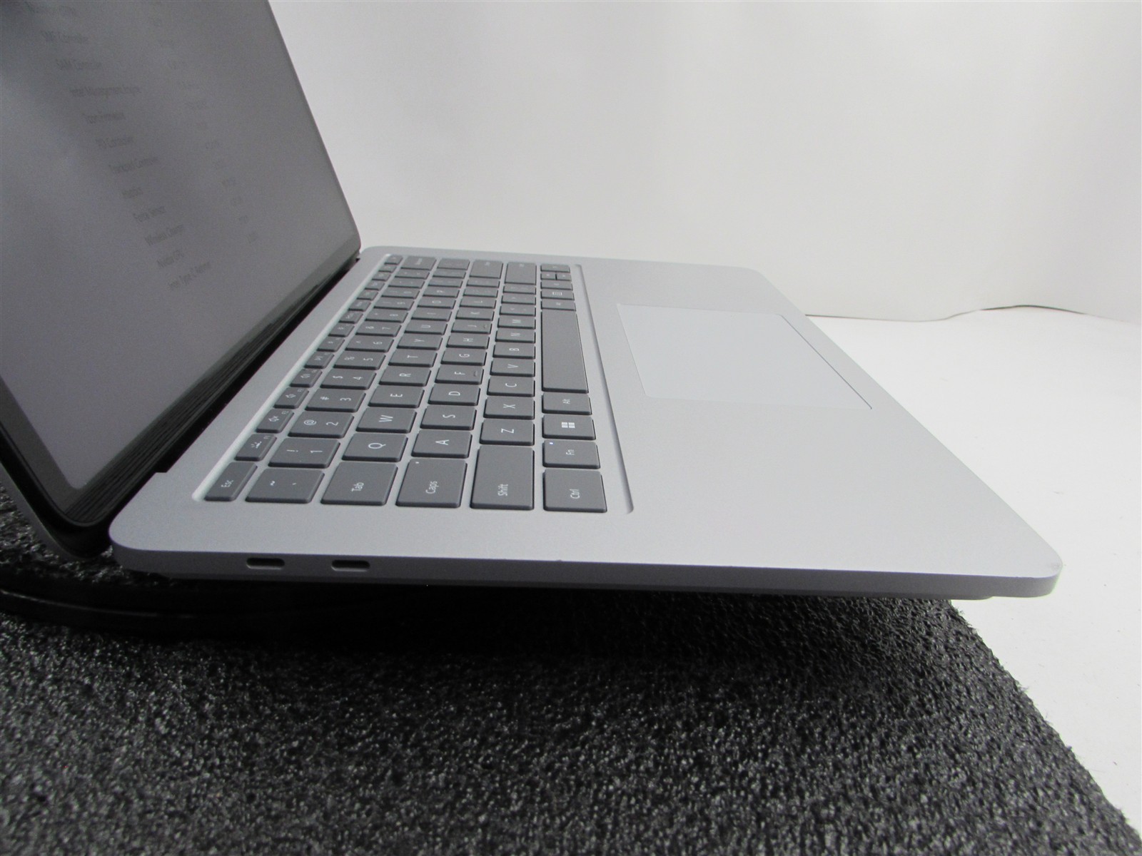 Microsoft Surface Laptop Studio 1964 i7-11370H 1TB SSD 32GB RTX A2000 *No A/C*