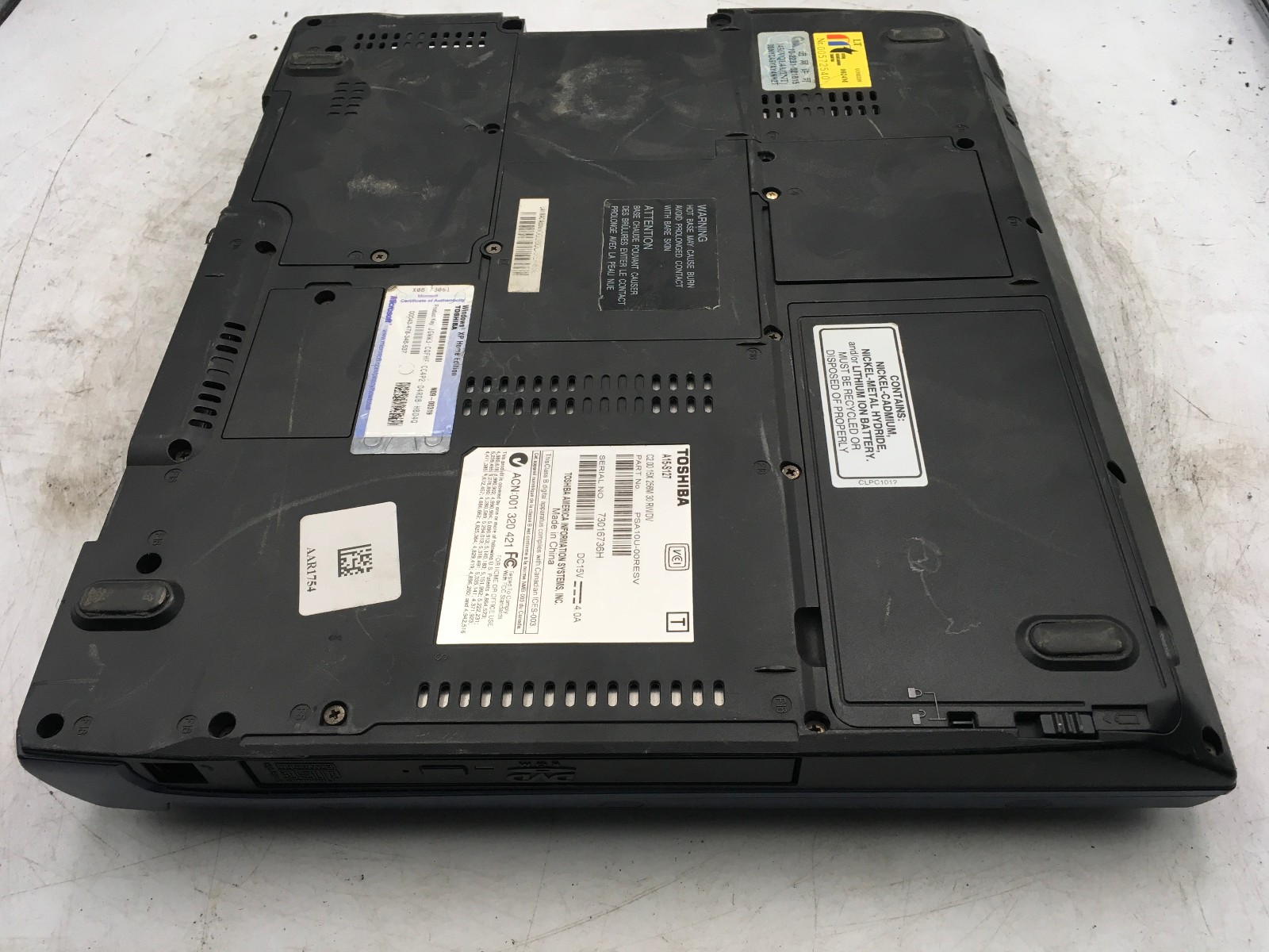 TOSHIBA SATELLITE A15 S127 -FOR PARTS/BAD HINGE- INTEL CELERON – NO RAM -READ-BB