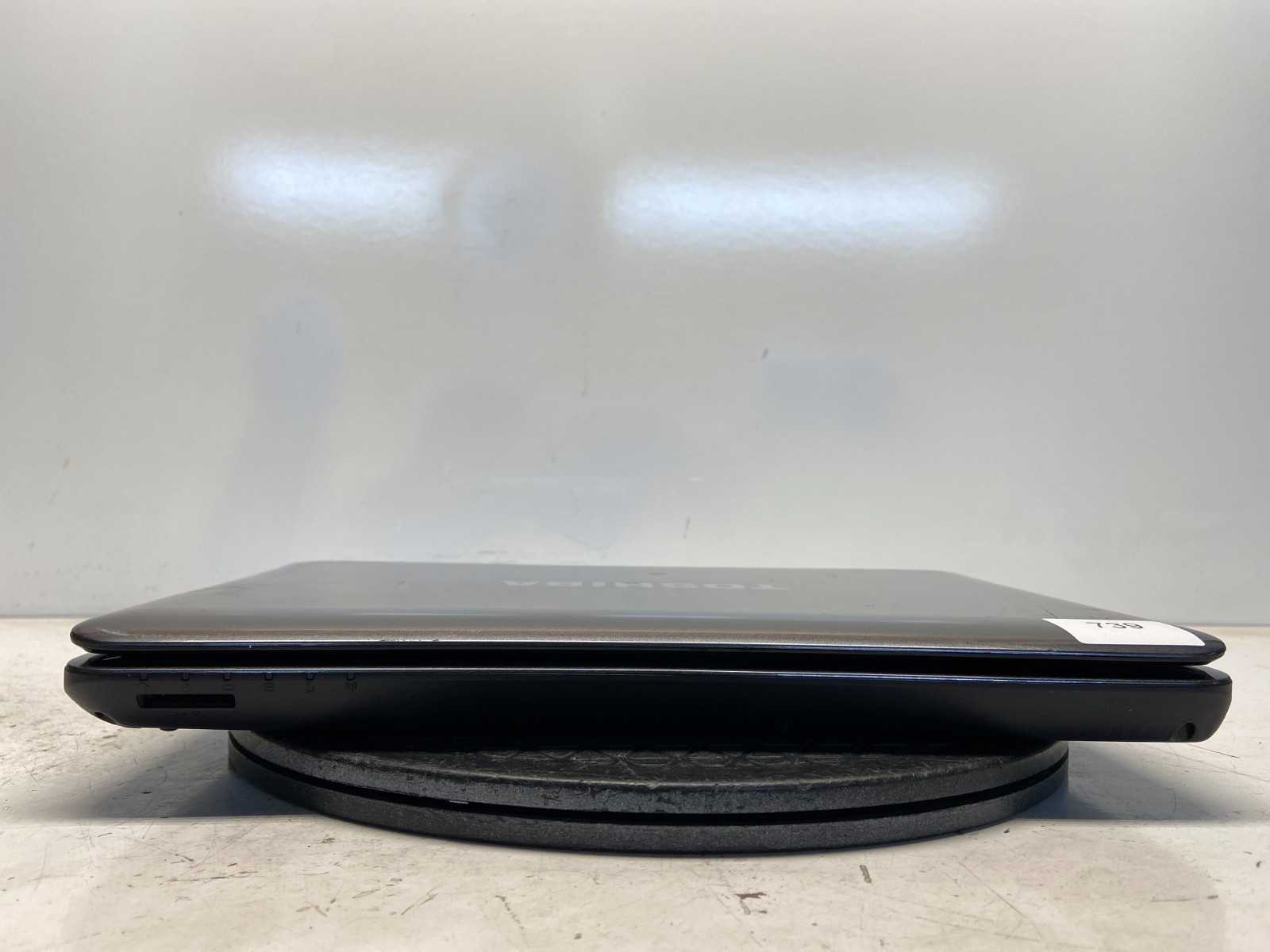 Toshiba Satellite L645-S4056 AMD Turion II P540 2.4GHz 4 GB NO HDD