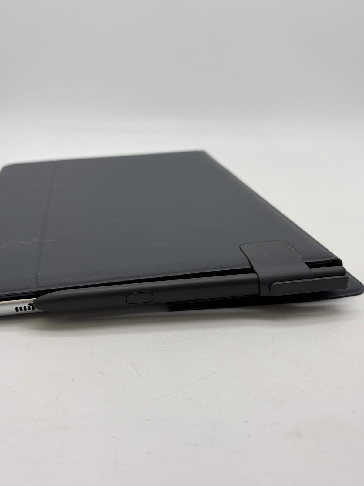 Samsung Galaxy Book 13″ m3-7Y30 4GB RAM 64GB Storage