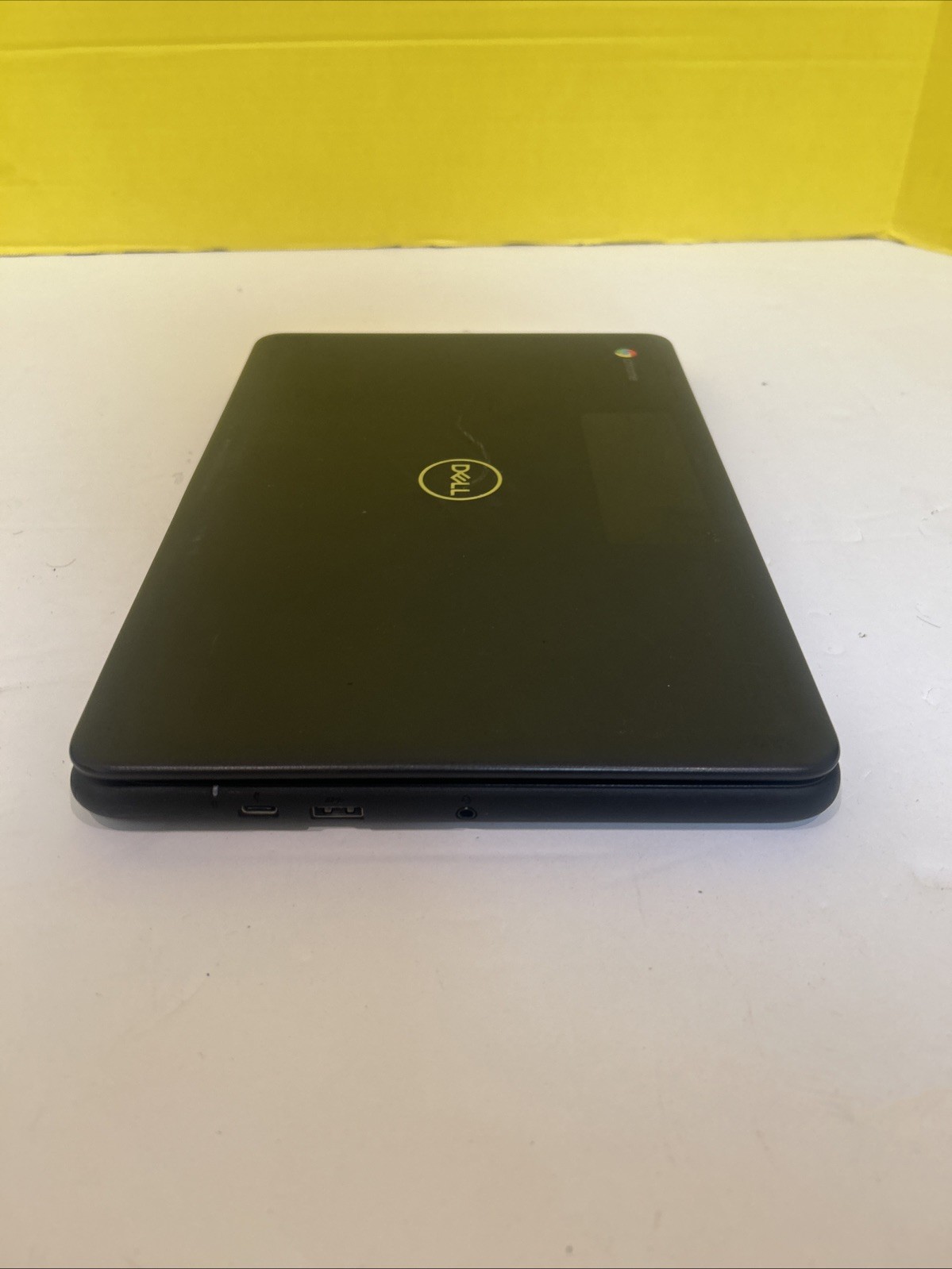 Dell Chromebook 3100 Touchscreen – Fully Functional – Screen Blemishes screen