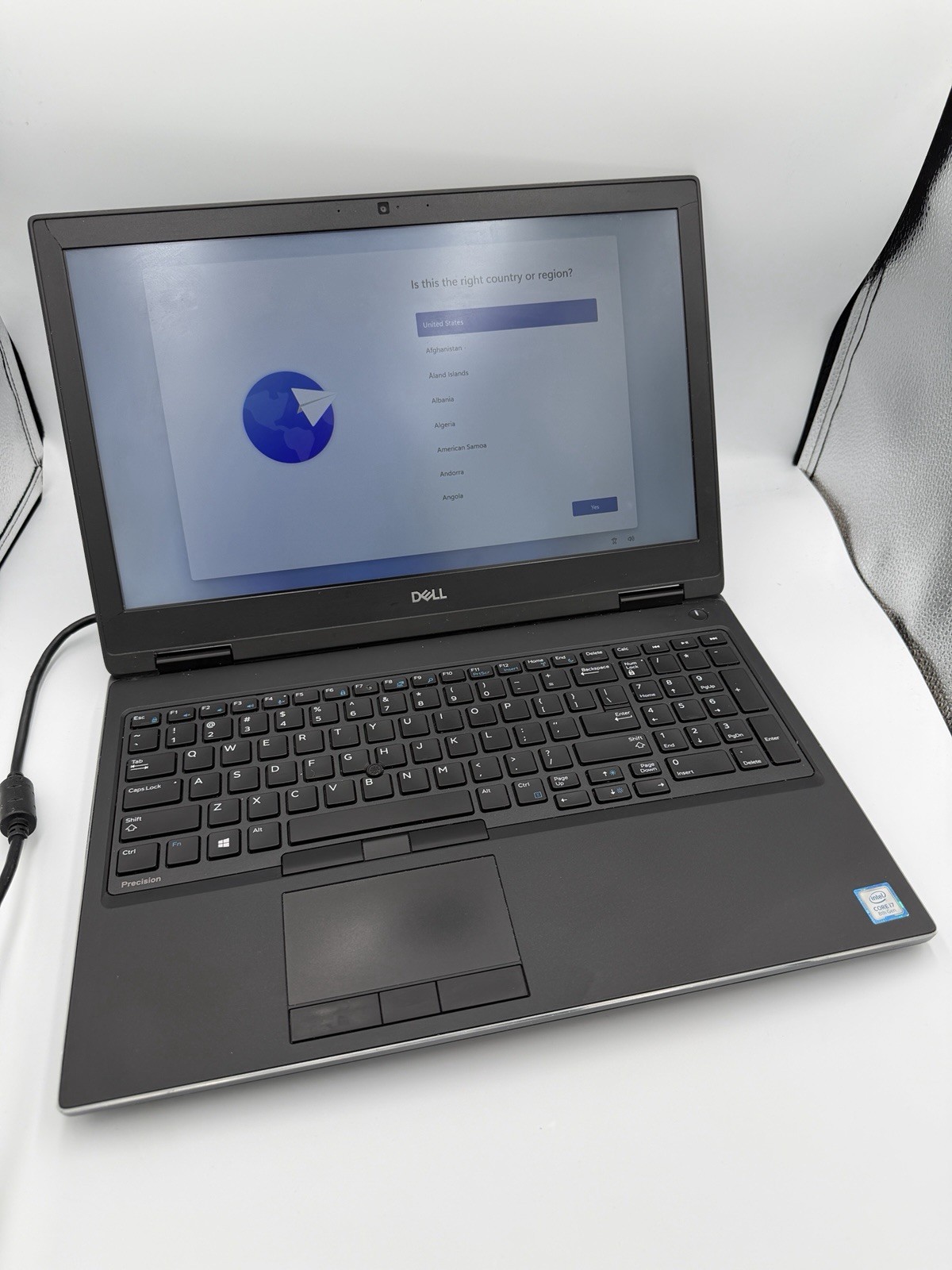 Dell Precision 7530 15.6″ i7 8850H 16GB 256GB SSD Quadro P2000 Win 11 Laptop