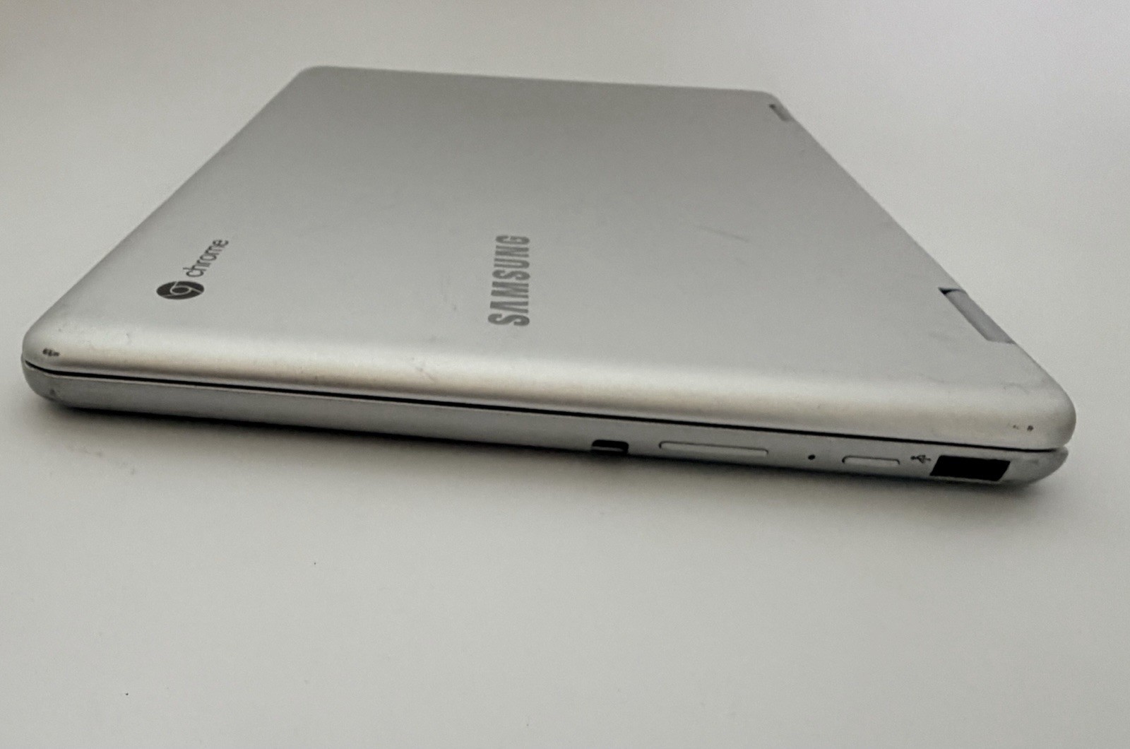 Samsung XE520QAB Chrome Plus V2 12.2″ Intel Celeron 2GB Laptop READ