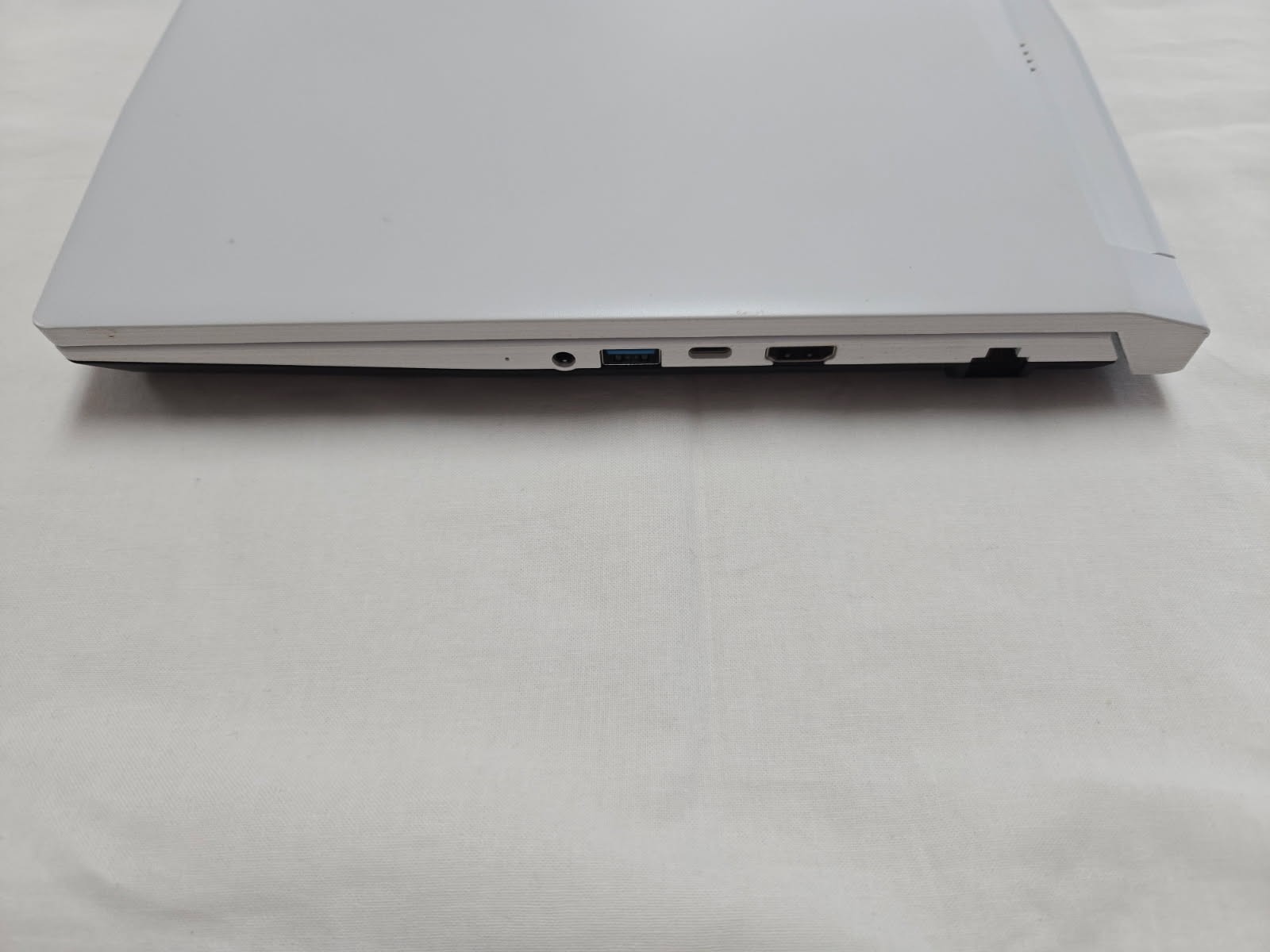 MSI Sword 15 A12UC Gaming i5-12450H 1.50GHz 8GB RAM 512GB SSD NVIDIA RTX 3050