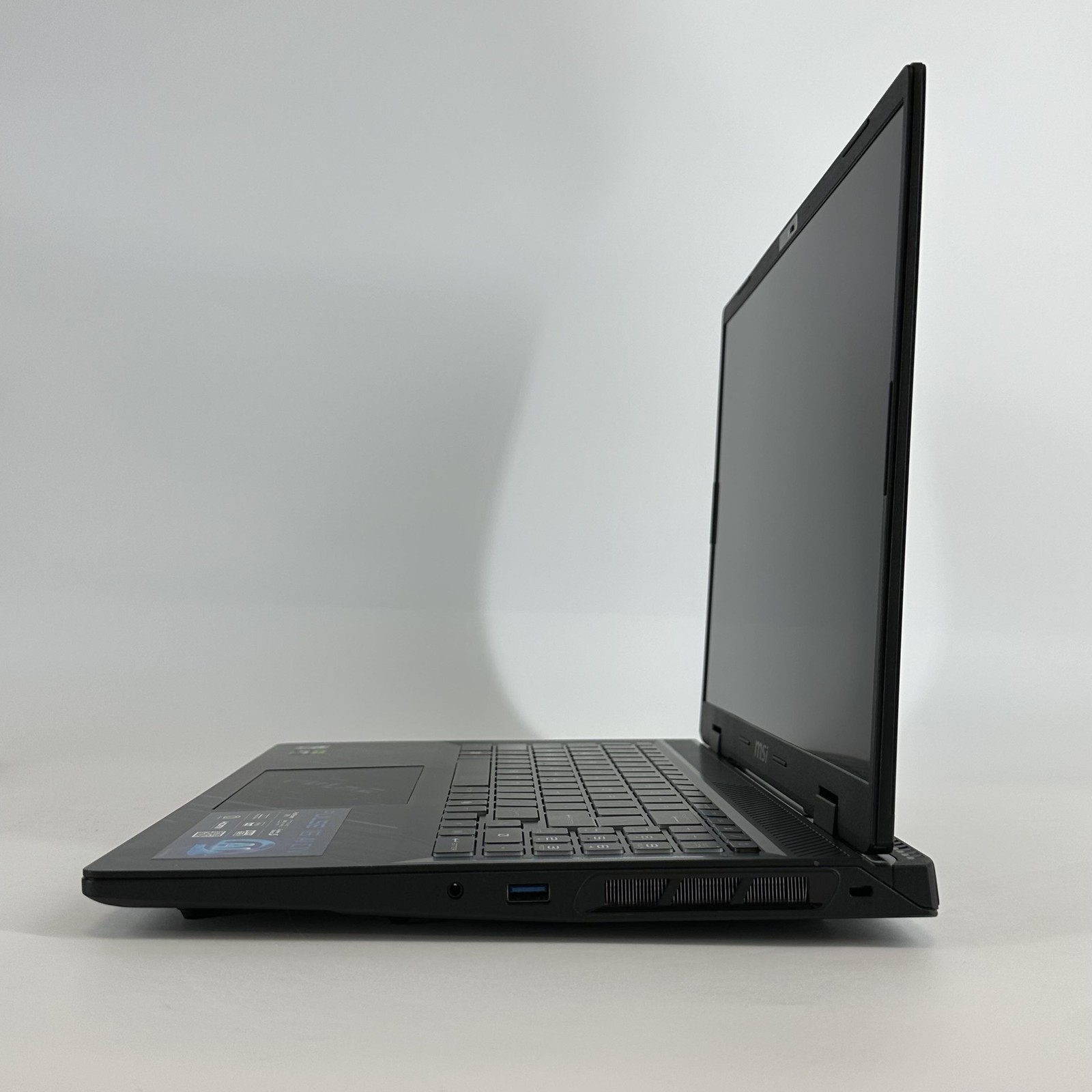 MSI Pulse 16 AI QHD+ 2.5 GHz Ultra 9 185H 32GB 1TB SSD NVIDIA RTX 4070 Excellent