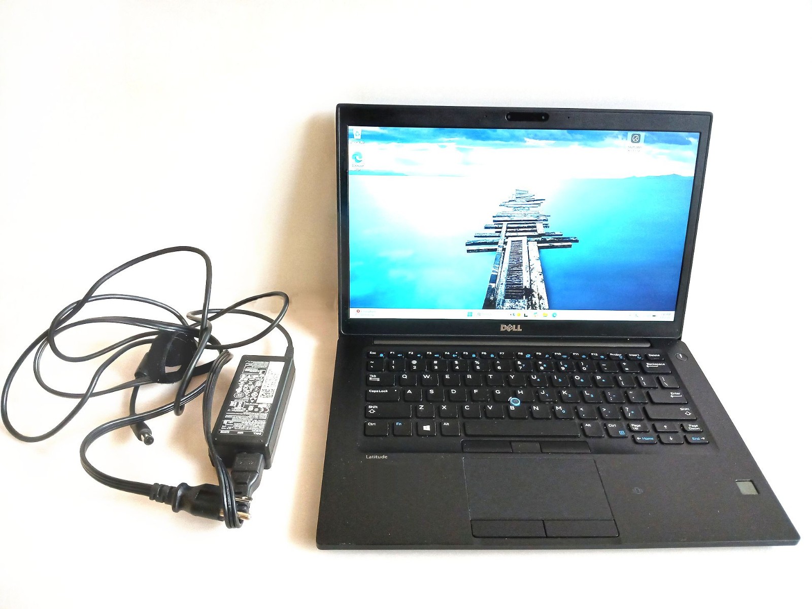 DELL Latitude E7450 Win11 14″ CPU i5-6300u 2.4Ghz 16Gb 256Gb SSD +AC-Free Ship