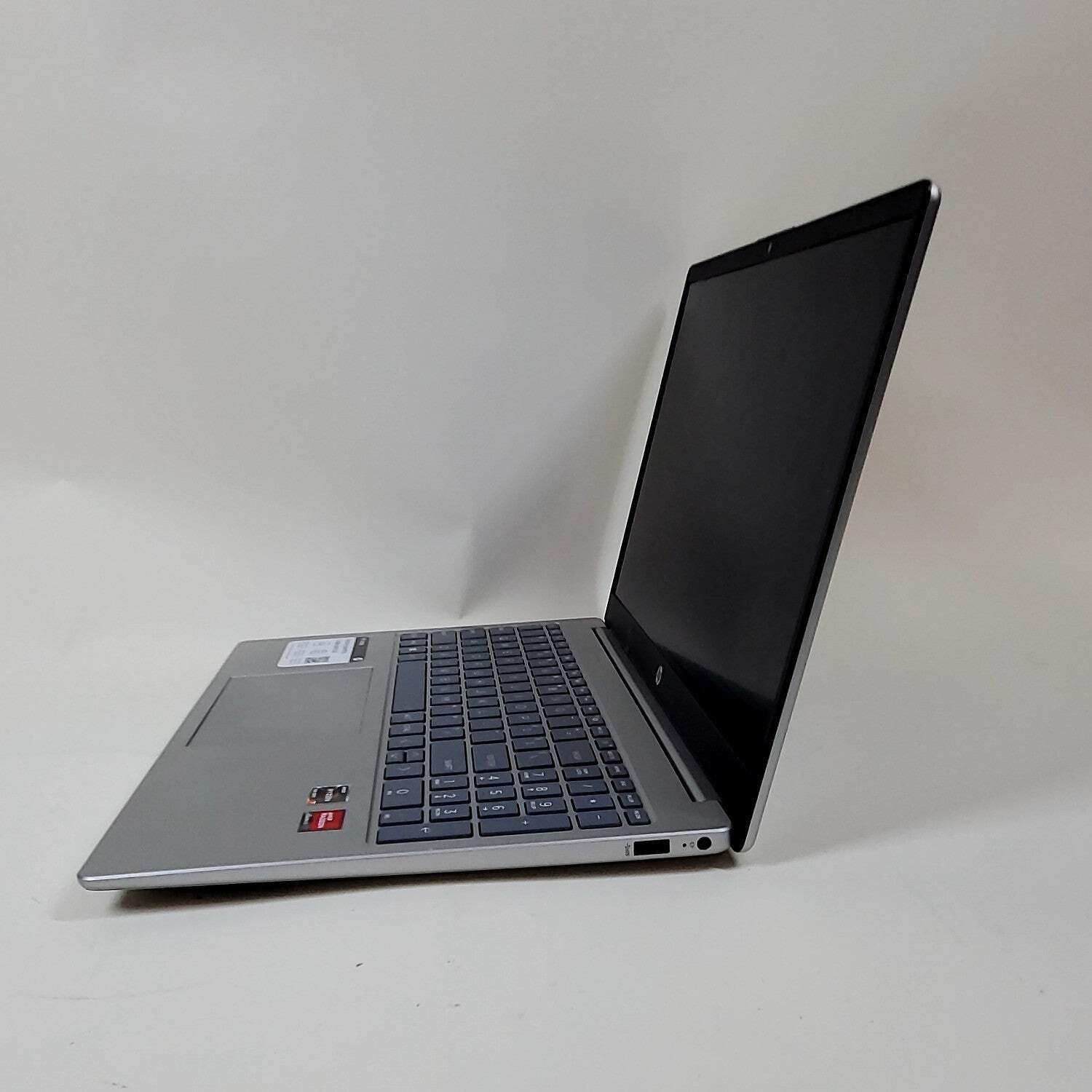 HP Pavilion 15-FC0077OD 15.6″ Ryzen 7 7730U 2.0GHz 16GB RAM 256GB SSD READ