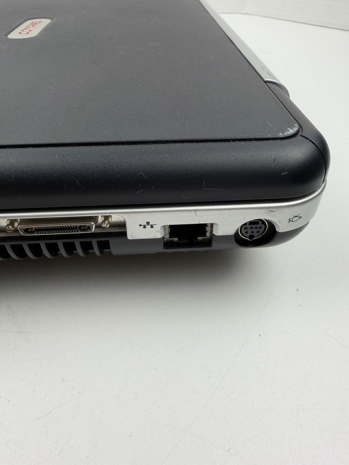 COMPAQ Presario R3000 | Laptop | Windows XP Professional | With power Cord