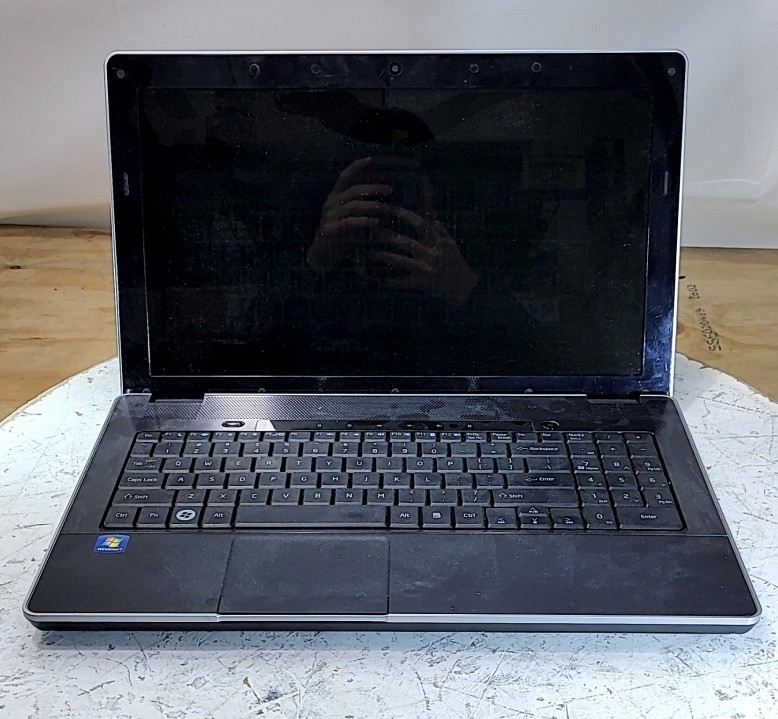 NOBILIS sp15r-uma Laptop Intel I5-2450M 4GB 180GB SEE NOTES