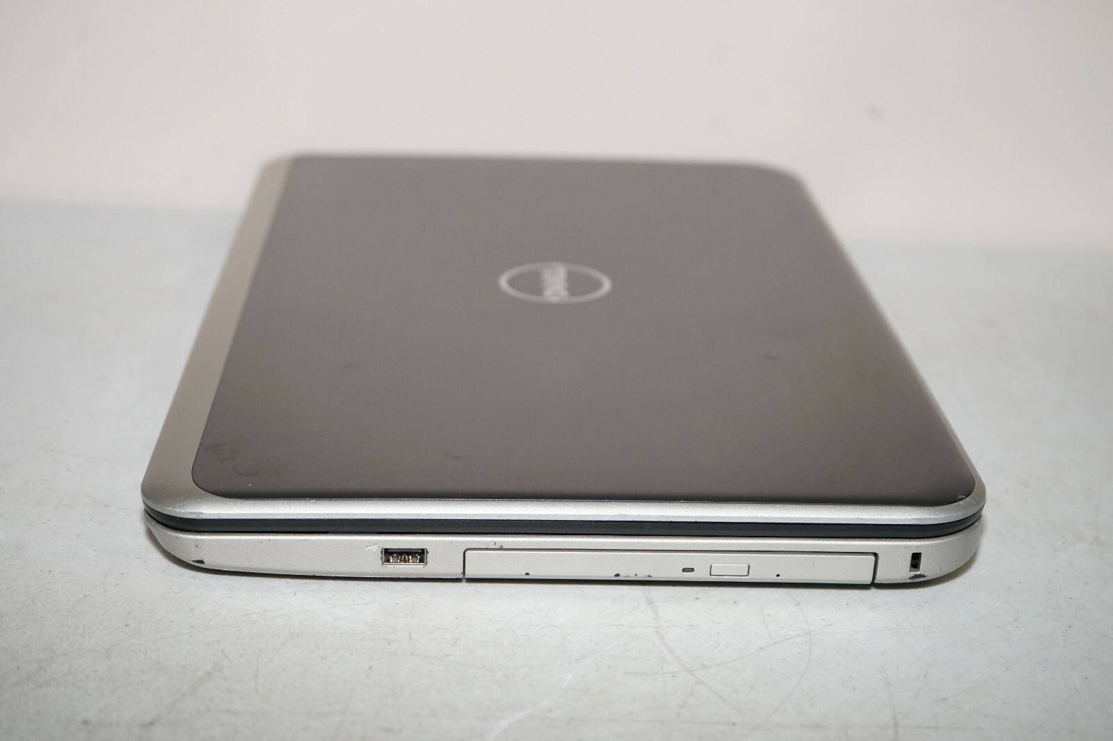 ^ Dell Inspiron 5721 Intel Core i5 3337U @1.8GHz No Ram No HD #C113