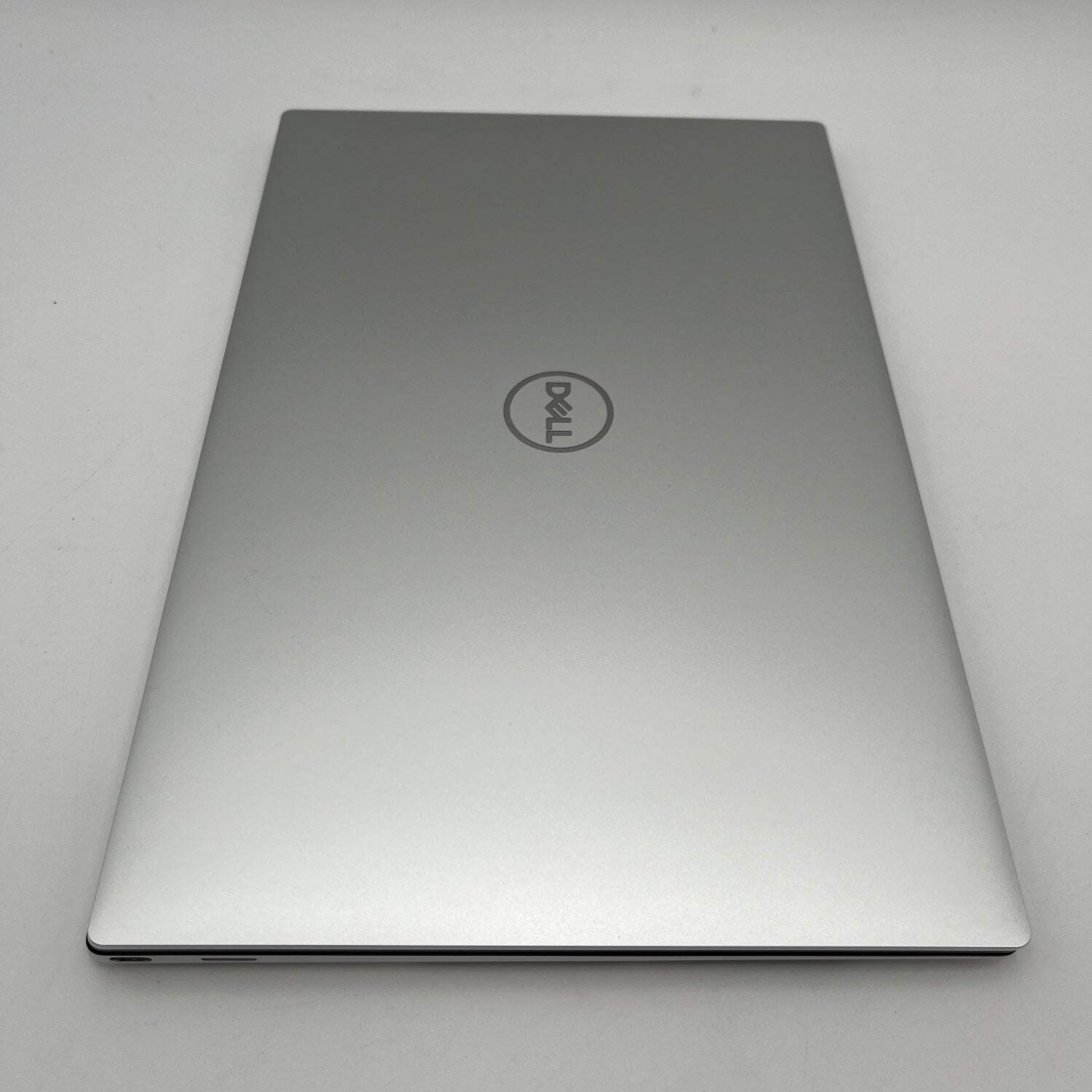 Dell XPS 9300 13.3″ i5-1035G1 1.0GHz 16GB RAM 256GB SSD