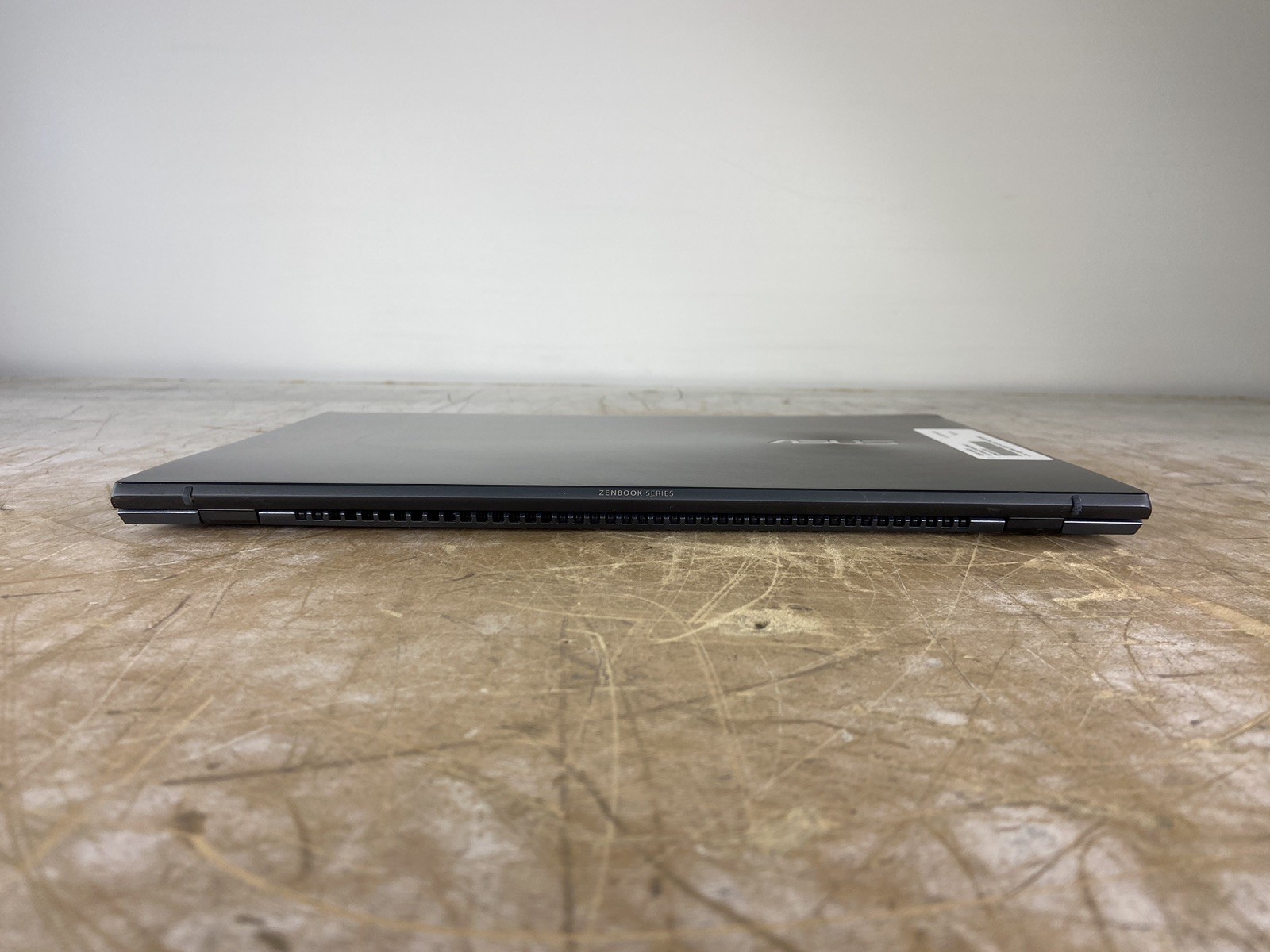 ASUS UM425I ZENBOOK RYZEN 7 4700U @ 2.0GHz, 16GB RAM, NO HDD/OS