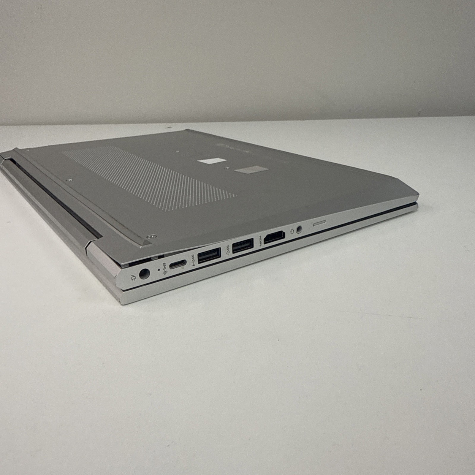 HP ProBook 445 G10 14″ AMD Ryzen 5 7530U @2.00GHz NO RAM NO SSD For Parts *READ