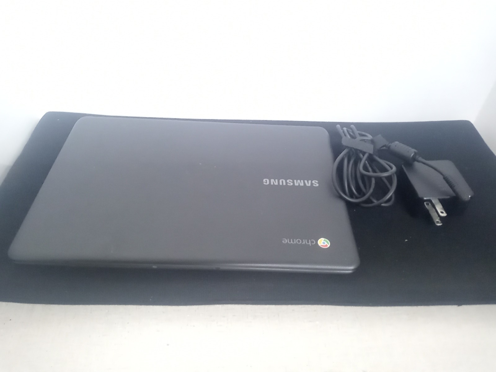 Samsung Chromebook 3 XE500C13 11.6in. (16GB, Intel Celeron N, 2.48GHz, 2GB)…