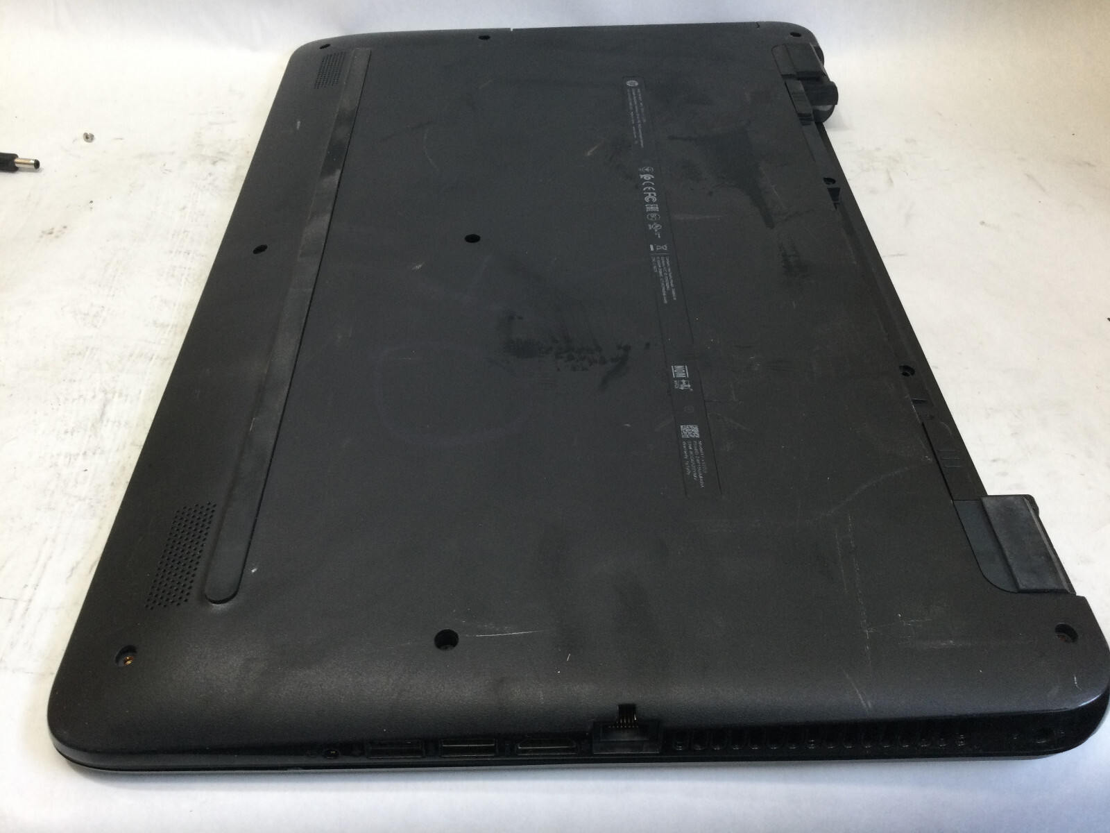 HP NOTEBOOK 17-X127CL – BOOTS TO BIOS – INTEL I7-7500U – NO RAM – READ DESC-BB