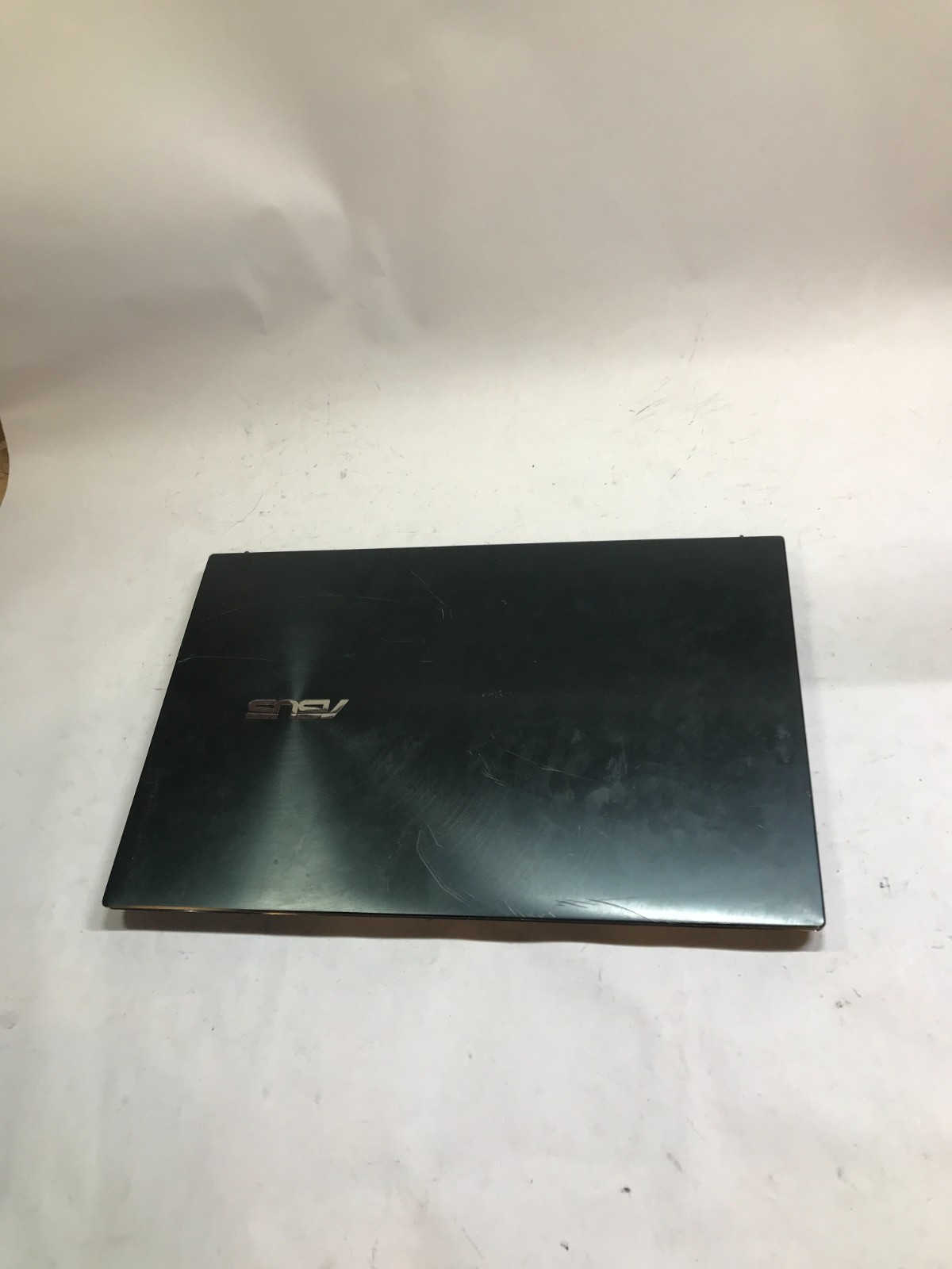 Asus Zenbook 13 UX325E 13″ Intel Core i7 8GB RAM NO SSD/OS For Parts NO POWER