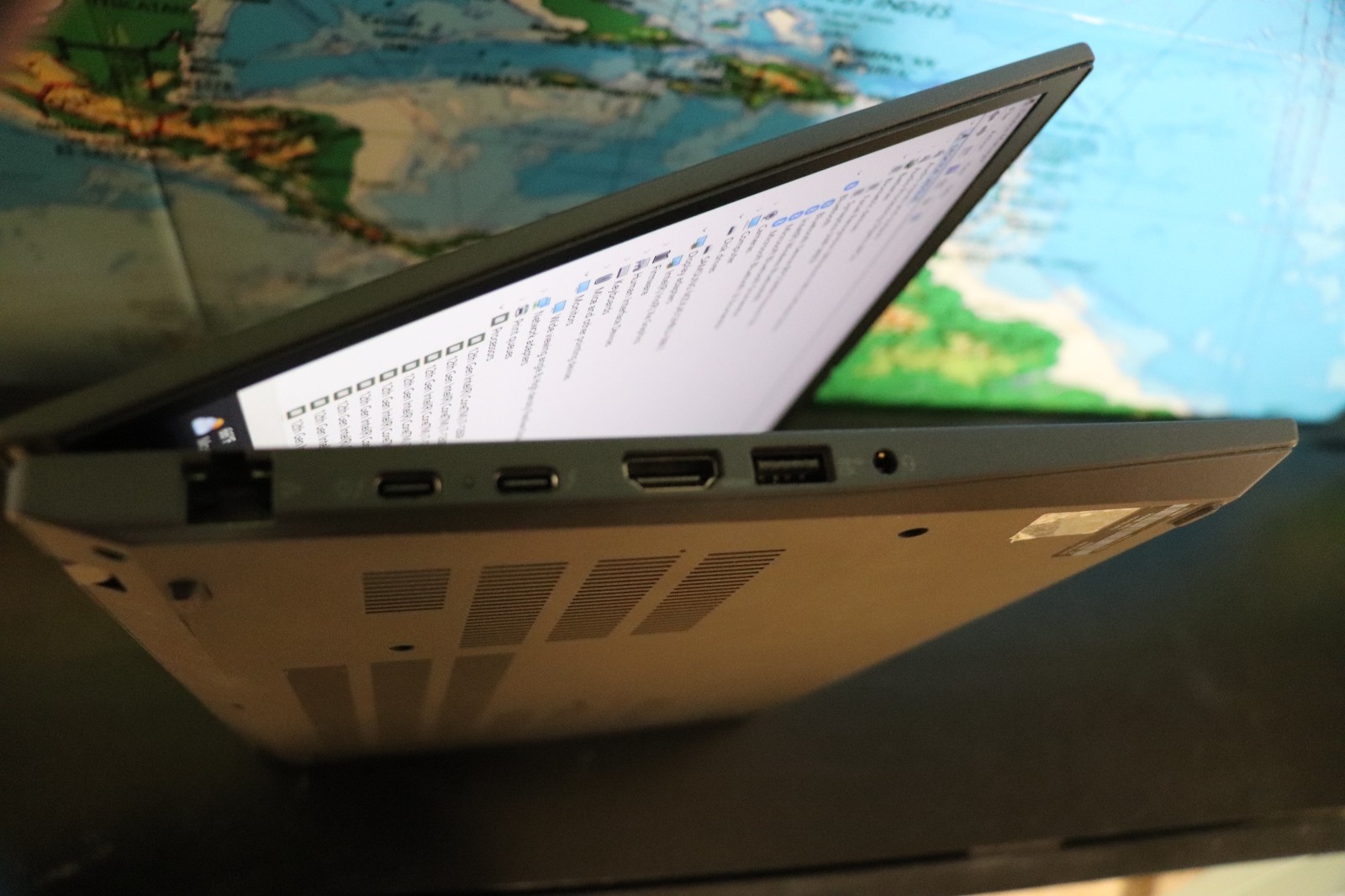Lenovo ThinkPad T14 Gen 3 FHD+ 2.1 GHz i7-1260P 16GB 512GB SSD None T