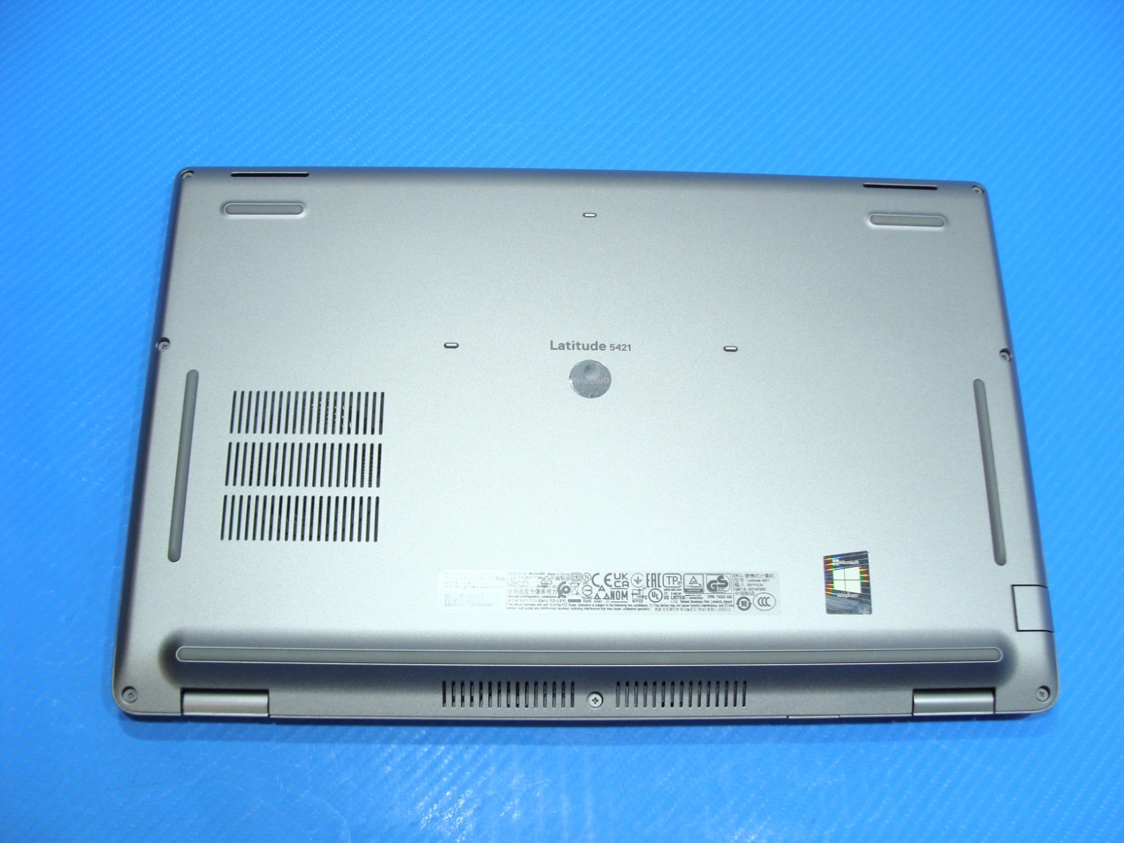Dell Latitude 5421 14″FHD TOUCH vPRO i7-11850H 2.5GHz 32GB 1TB MX450 2GB W11Pro
