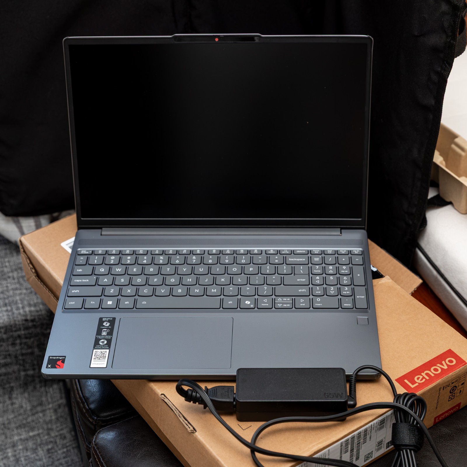 Lenovo IdeaPad Slim 3x 15.6″ Snapdragon X 16GB 512GB SSD Win11 Gray