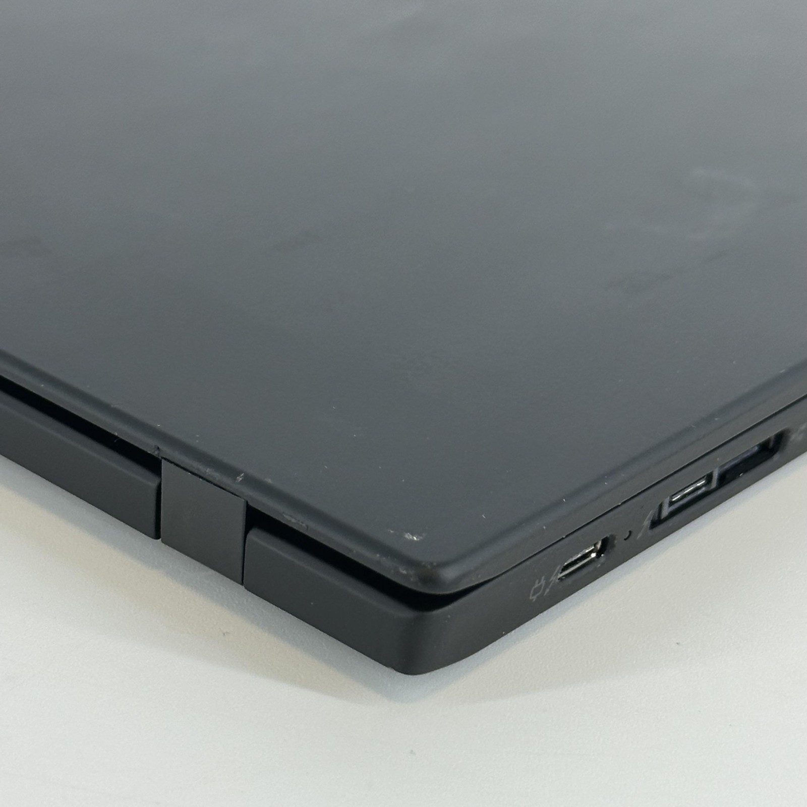 Lenovo ThinkPad X1 Carbon Gen 8 14 2K i7-10610U 1.80GHz 16GB 512GB SSD Good