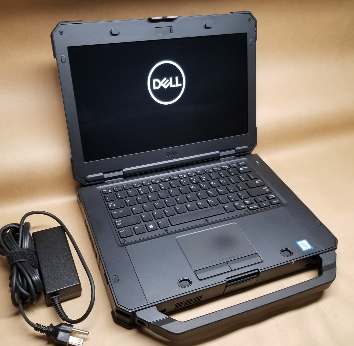 Dell Latitude 5424 Rugged i7-8650U 16GB RAM 250GB SSD RADEON RX 540 WIN 11 2XBAT