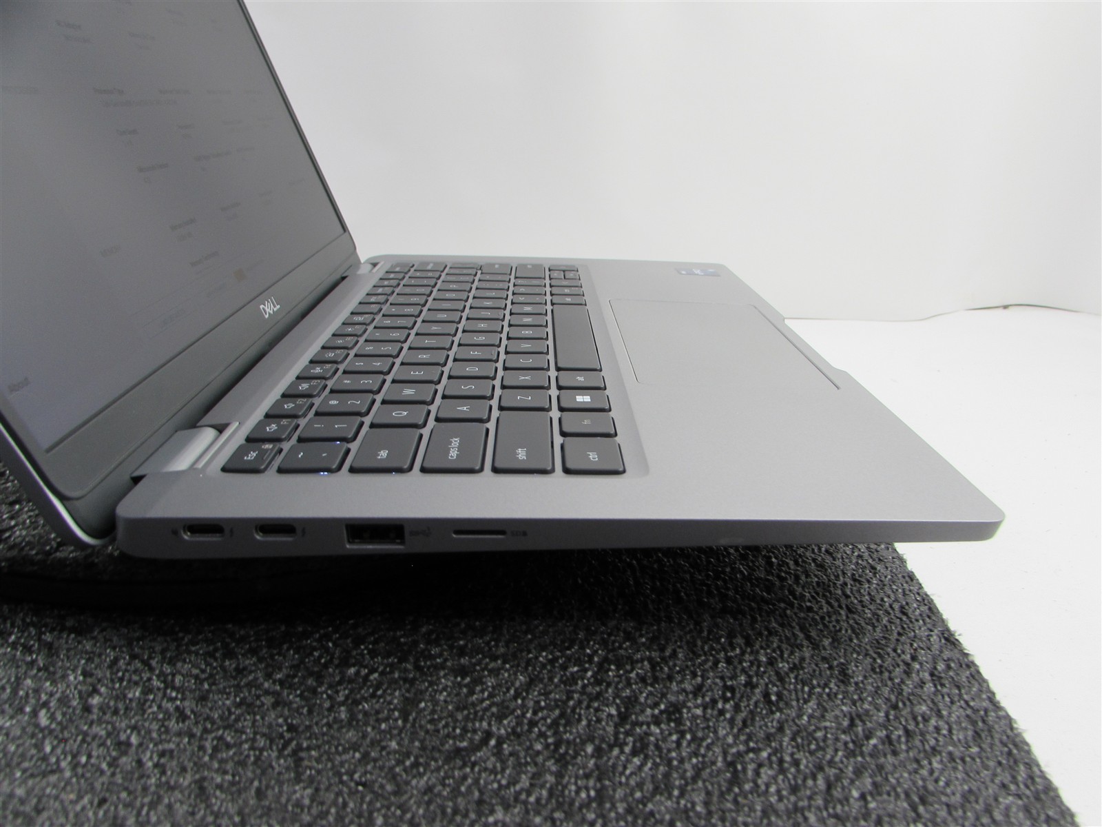 DELL LATITUDE 5330 FHD TOUCHSCREEN I5-1245U 10 CORE 512GB SSD 16GB RAM NO O.S