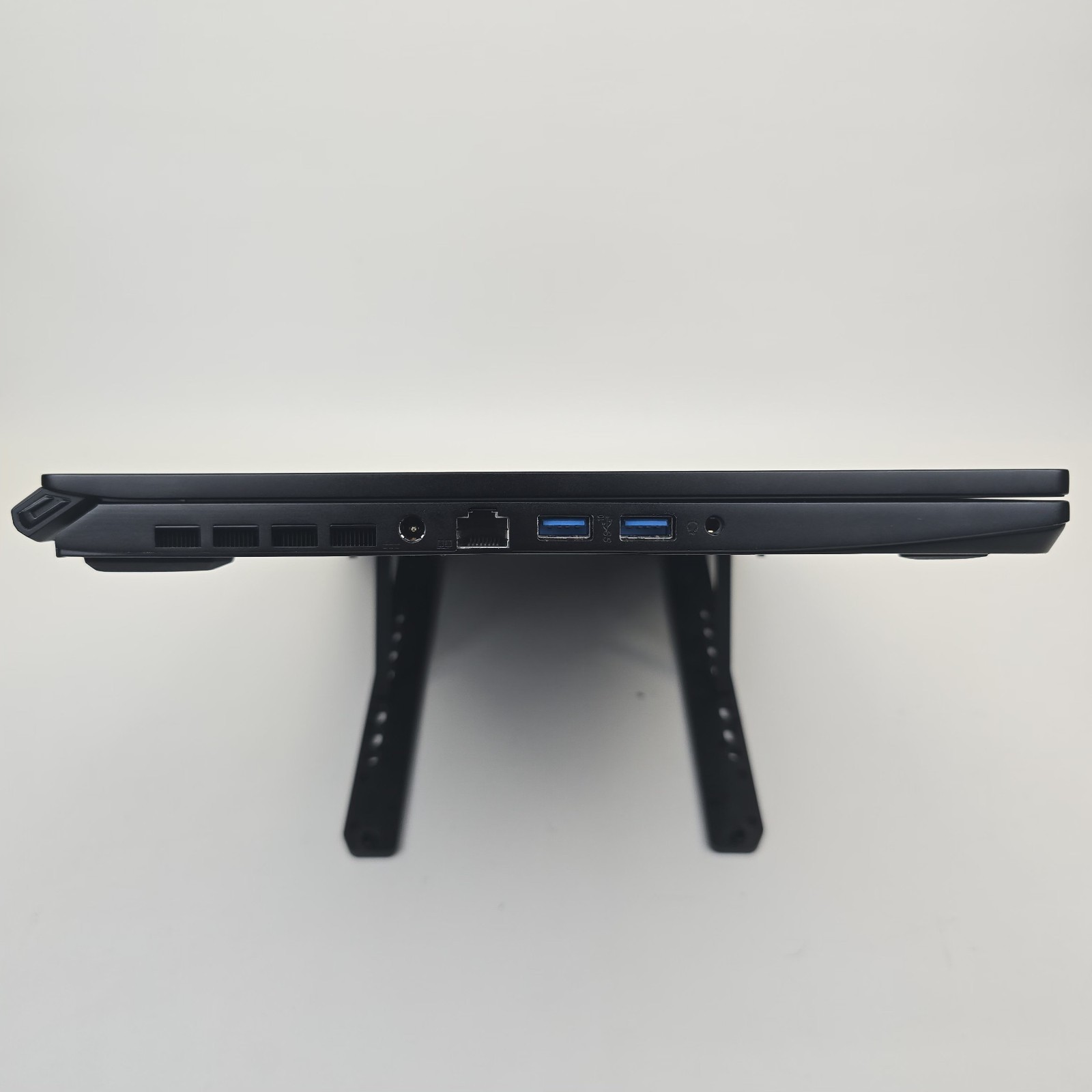 BOXX GoBOXX G2721_03 FHD I7-11800H 64GB 512 RTX A3000 6GB NO OS/AC – READ