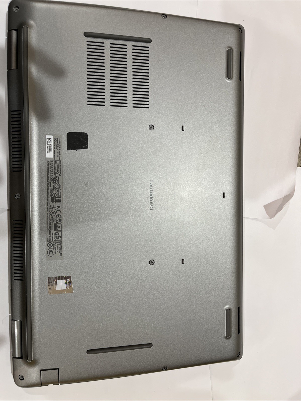Dell Latitude 5521 15.6″ FHD i5-11500H 2.9GHz