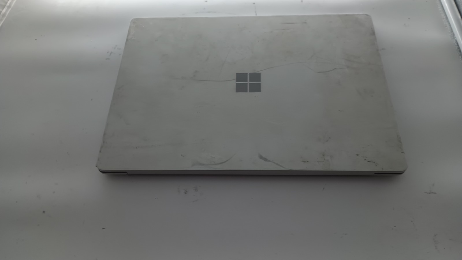 12033 Surface Laptop.(No charger!!) i7-7660U.8GB.256GB SSD.13.3″ 2K Touch.W11