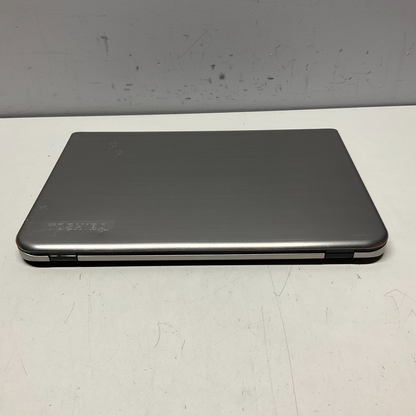 Toshiba Satellite E45t-A i5-4200U 1.6 Ghz 4GB 250GB SSD Windows 10 Pro Laptop