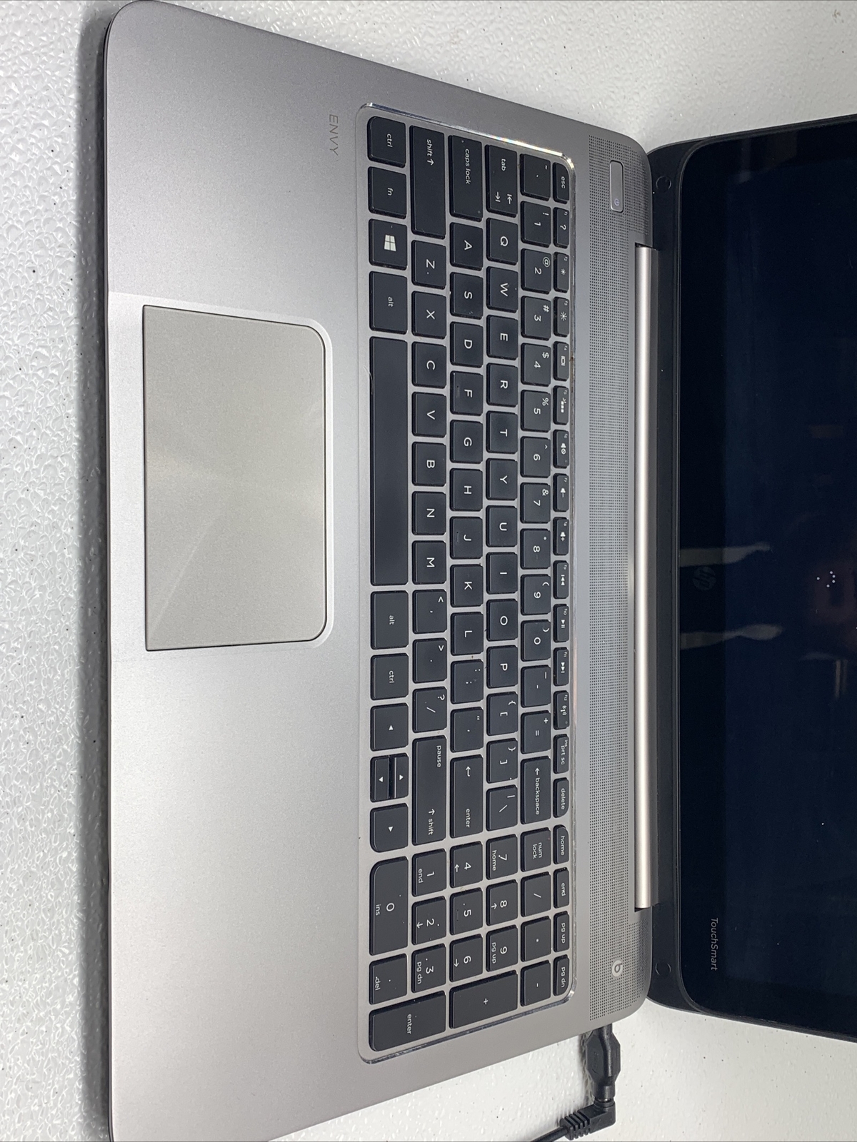 HP ENVY Touch Beats M6-K015DX SleekBook 15.6″ 1.60GHz i5-4200U 8GB 750GB Win10H