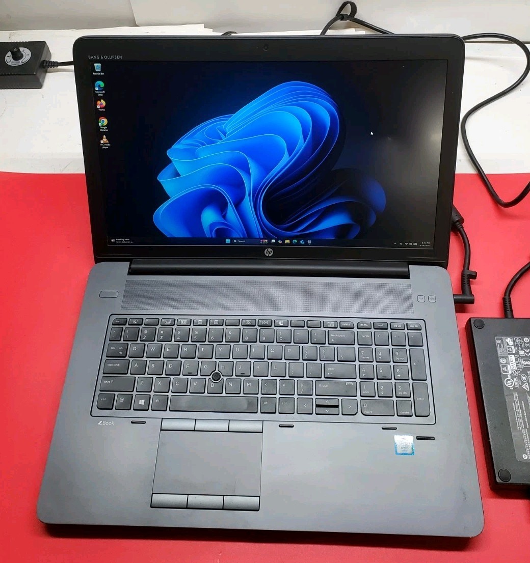 HP ZBook 17 G3 Xeon E3-1535M v5 16GB 512GB SSD + 1TB HDD Win 11 Pro Workstation