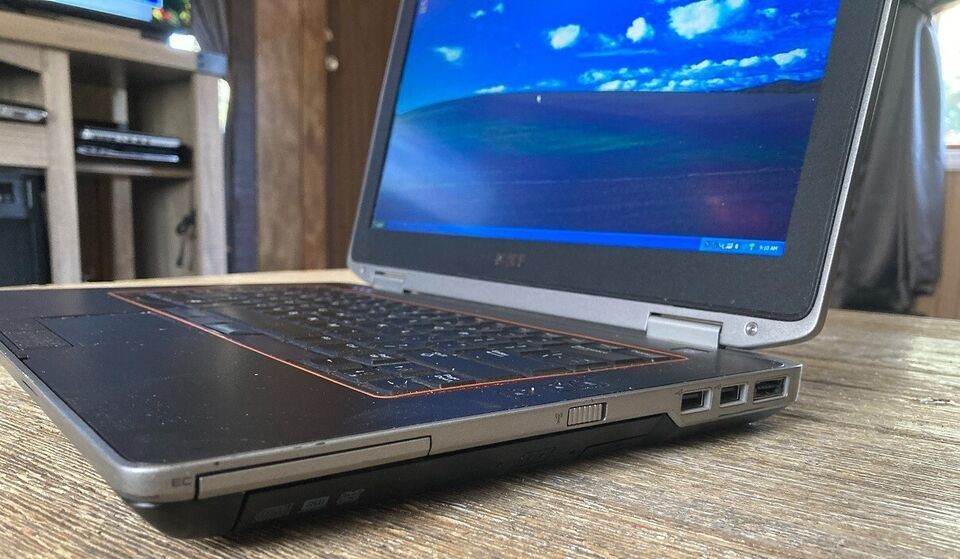 Clean 14″ Dell Laptop E6420/30 Vintage Windows XP Pro 32 Bit 2.5ghz 4gb 250gb