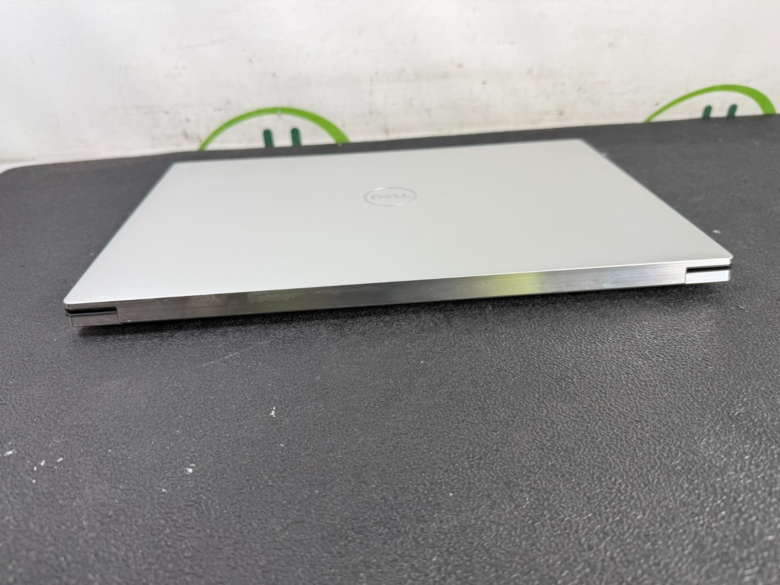Dell XPS 15 9500 i9-10885H 2.4GHz 16GB DDR4 512GB M.2 GTX 1650 Ti Laptop w/ AC