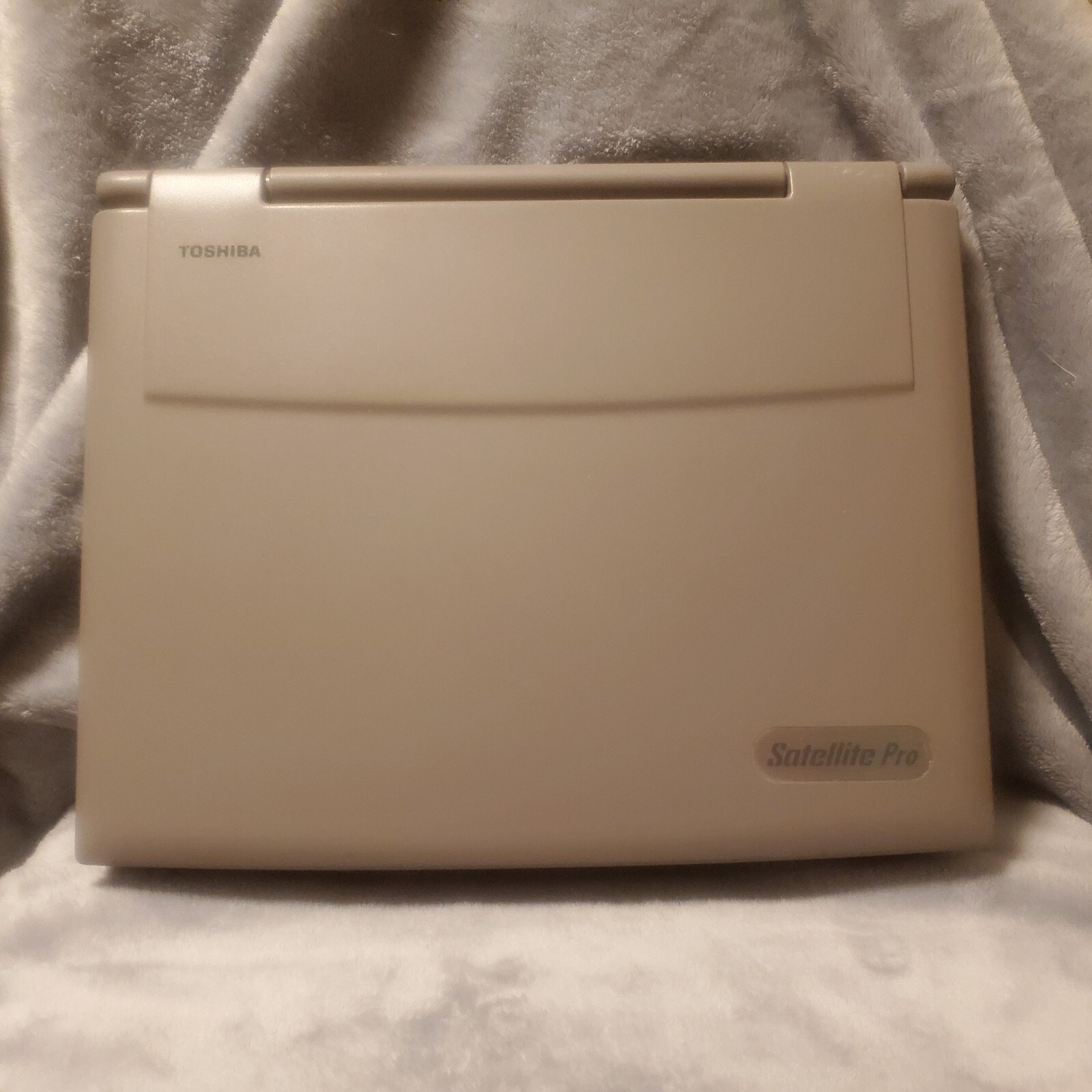 Toshiba Satellite Pro 490CDT Pentium II Windows XP + Battery & Power Adapter