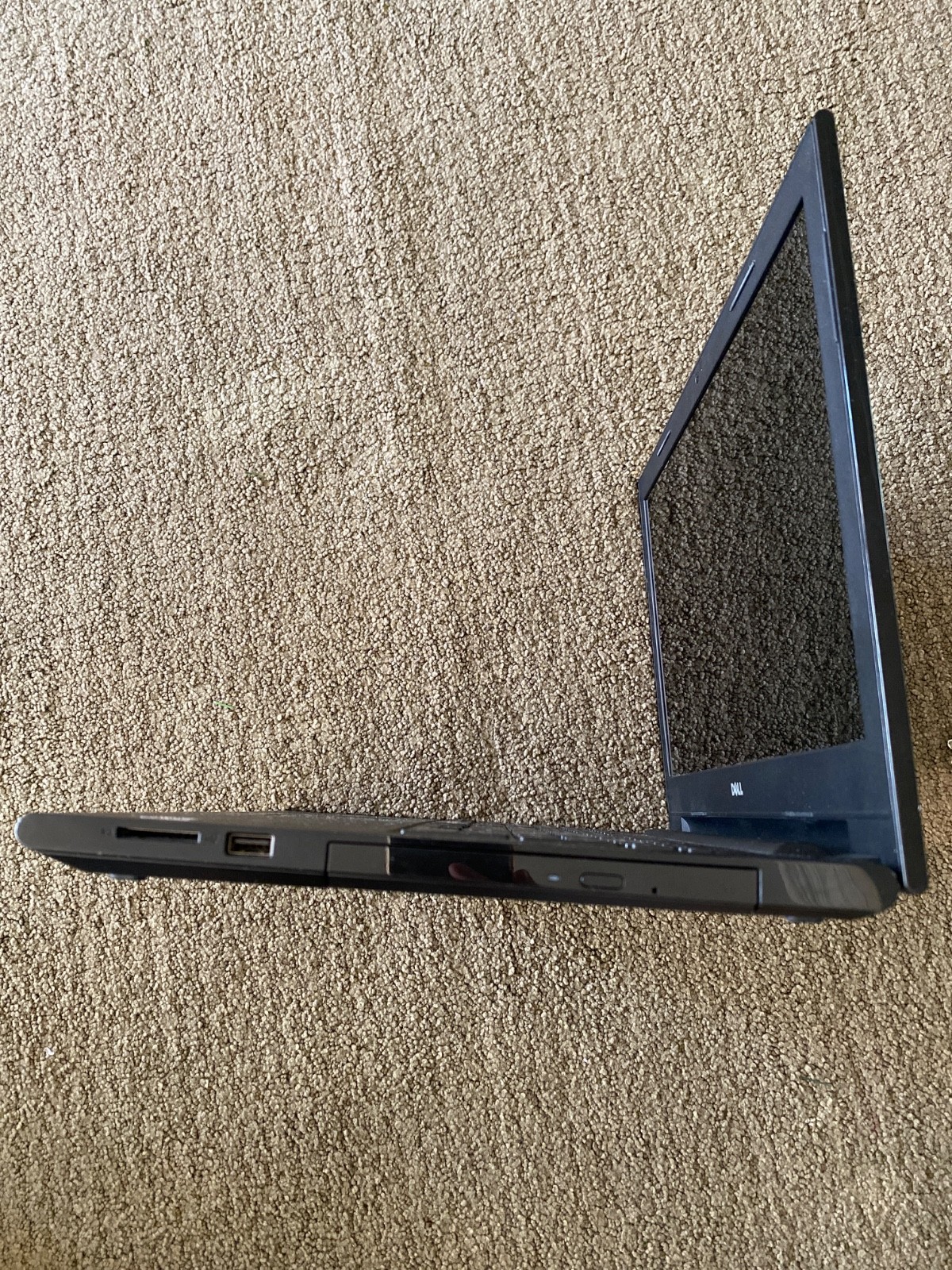 Dell Inspiron 15″ (500GB HDD, AMD A6, 4GB RAM) Ubuntu preinstalled