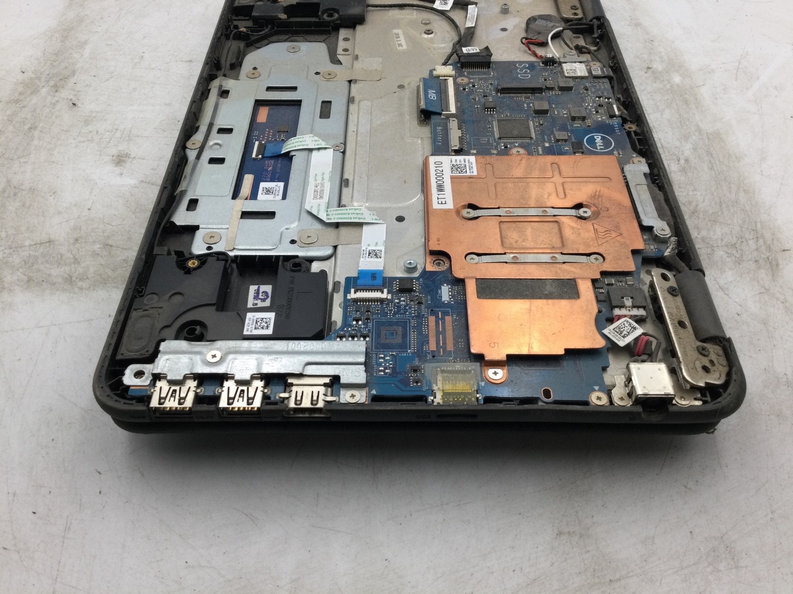 DELL LATITUDE 3189 – FOR PARTS – INTEL PENTIUM – 4GB RAM – 11″ – READ DESC – BB