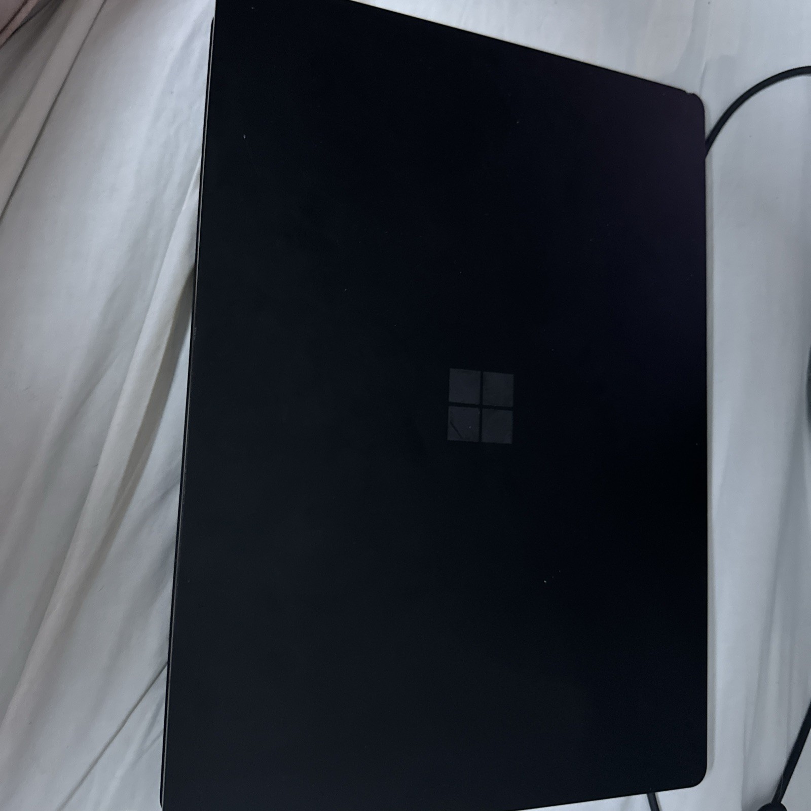 Microsoft Surface Laptop 4| Intel i5-1145G7| 8GB RAM| 256GB SSD| Charger