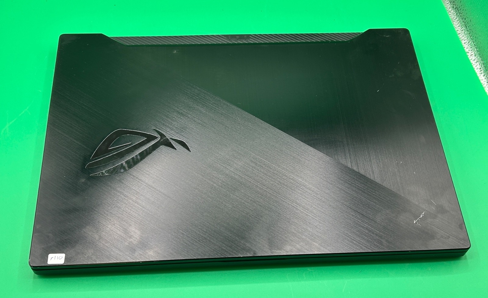 ROG Zephyrus G15 GA502DU-BR7N6 Ryzen 7 3750H NO Ram/SSD BAD SCREEN UNTESTED