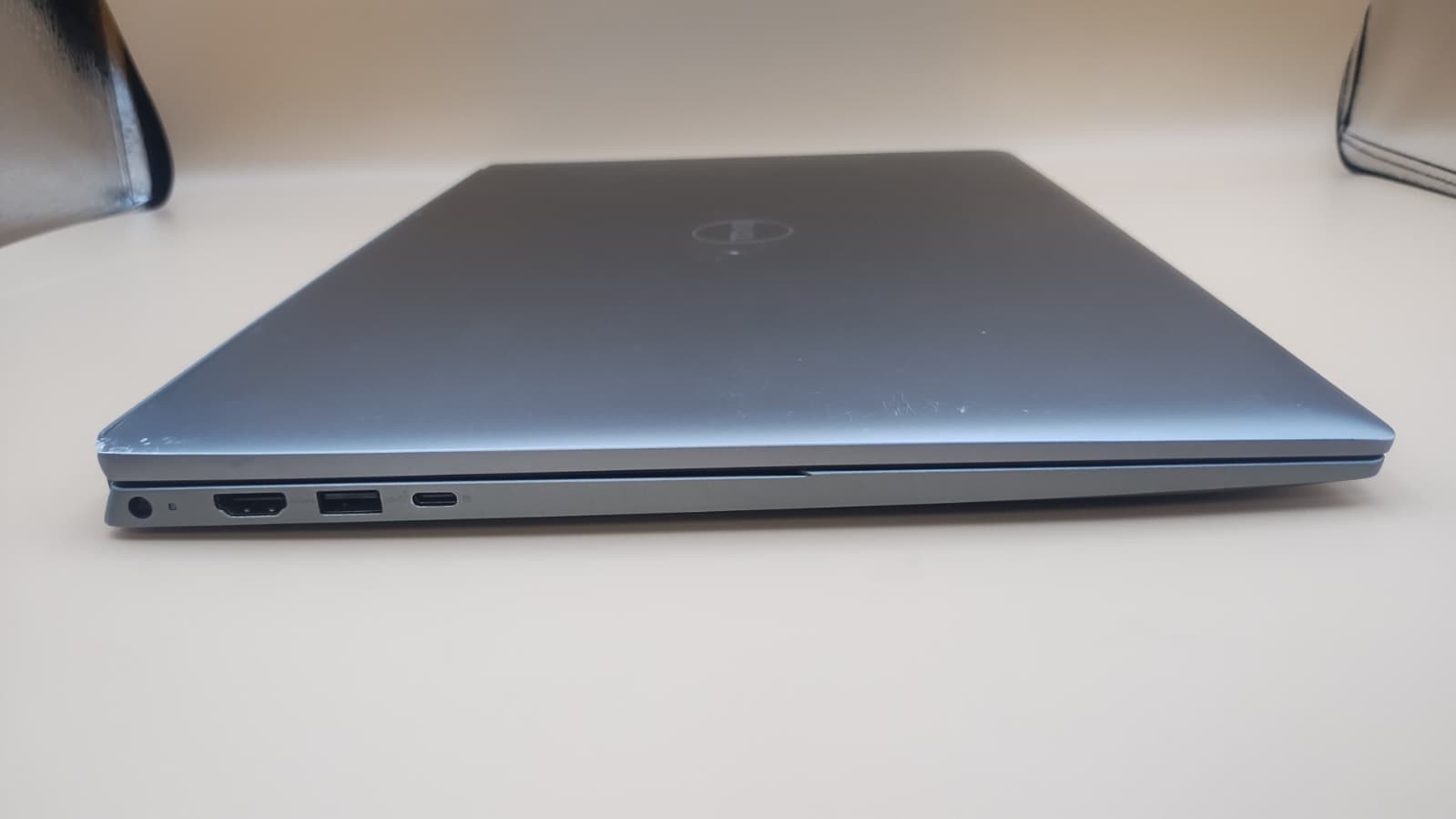 Dell Vostro 5620 16″ FHD+ i5-1240P 16GB 512GB SSD Win11 Pro Iris Xe