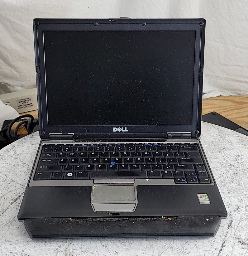 Dell Latitude D430 PP09S Laptop Core2 U7600 2GB 31GB SEE NOTES