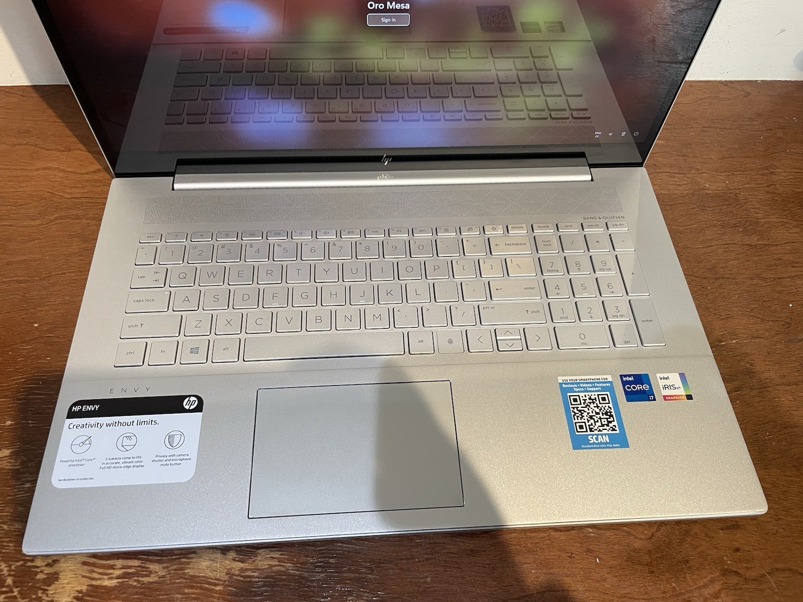 HP envy 17-cg1010nr- 105644-1 JE