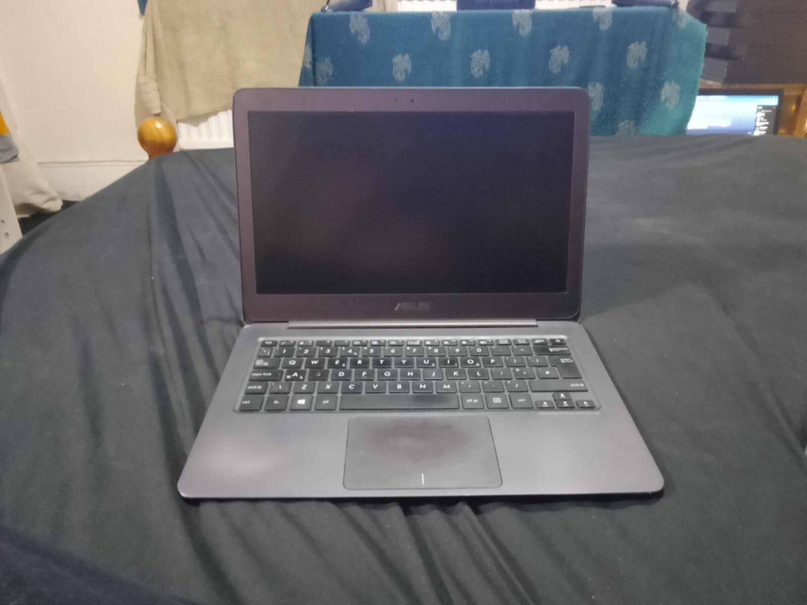 ASUS Zenbook UX305F 13″