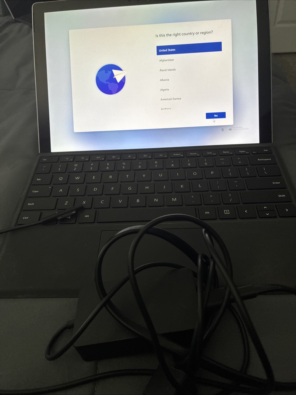 Microsoft Surface Pro (5th Gen, 1796) Intel Core M 4GB RAM / 128GB, 2017 model