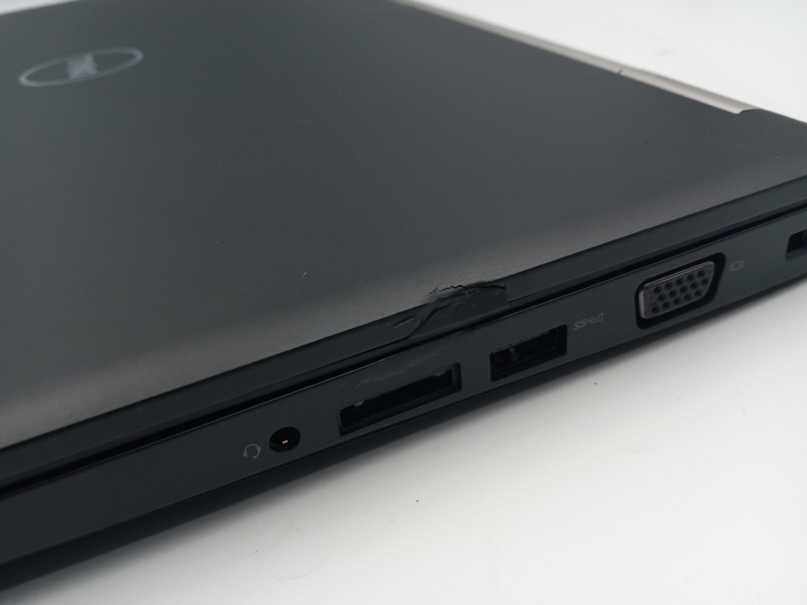 Dell Latitude 5580 15″ Intel i5-6300U 4GB RAM 128GB SSD Win11 – READ DESC.-RR