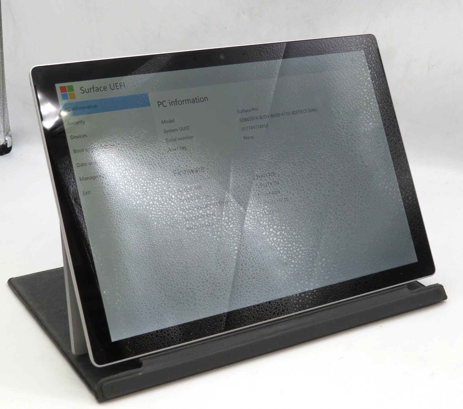 Surface Pro 5 i5-7300U @ 2.6GHz 8GB DDR3 256GB SSD 12″ No OS/AC