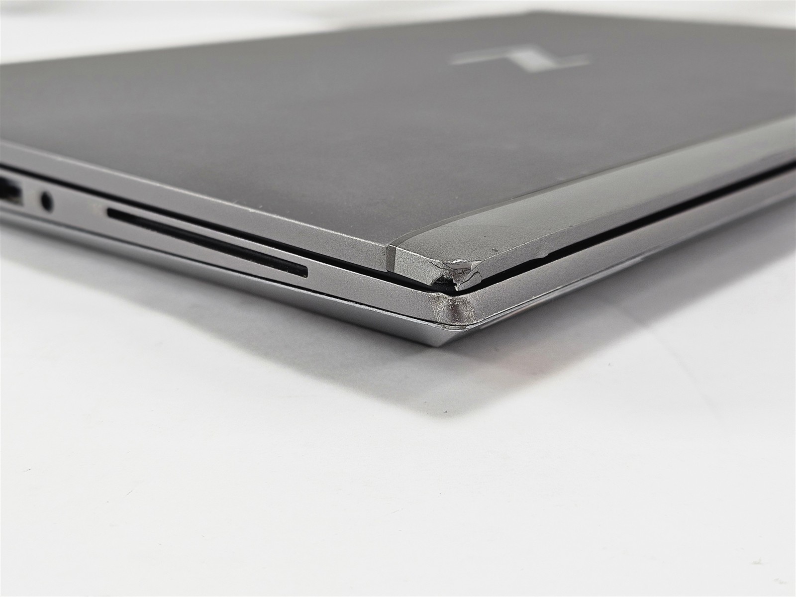 HP ZBook Fury 15 G8 32GB 1TB SSD i9-11950H 15.6″ Mobile Workstation Grade B