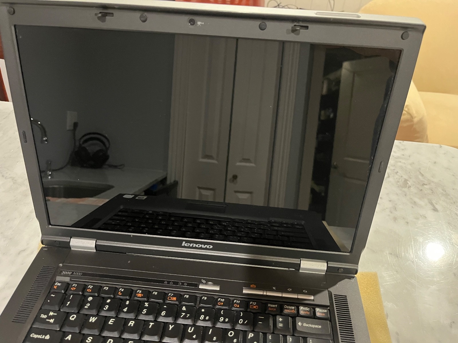 Lenovo 3000 N100 type 0768-A49 Intel Centrino Duo notebook computer