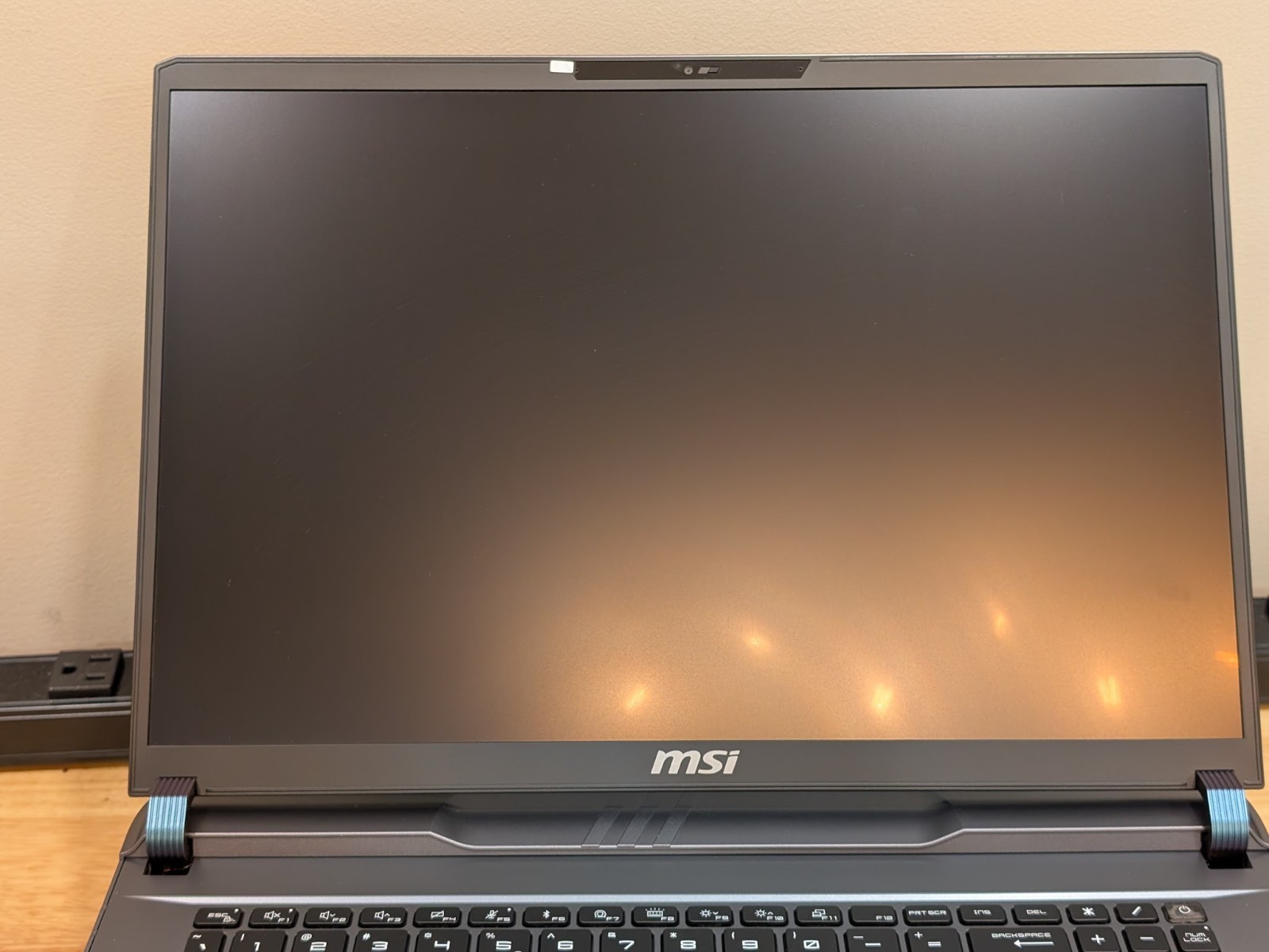 MSI Vector 17 HX 17.3 QHD+ 240Hz i9-14900HX 32GB DDR5 1TB SSD RTX 4070